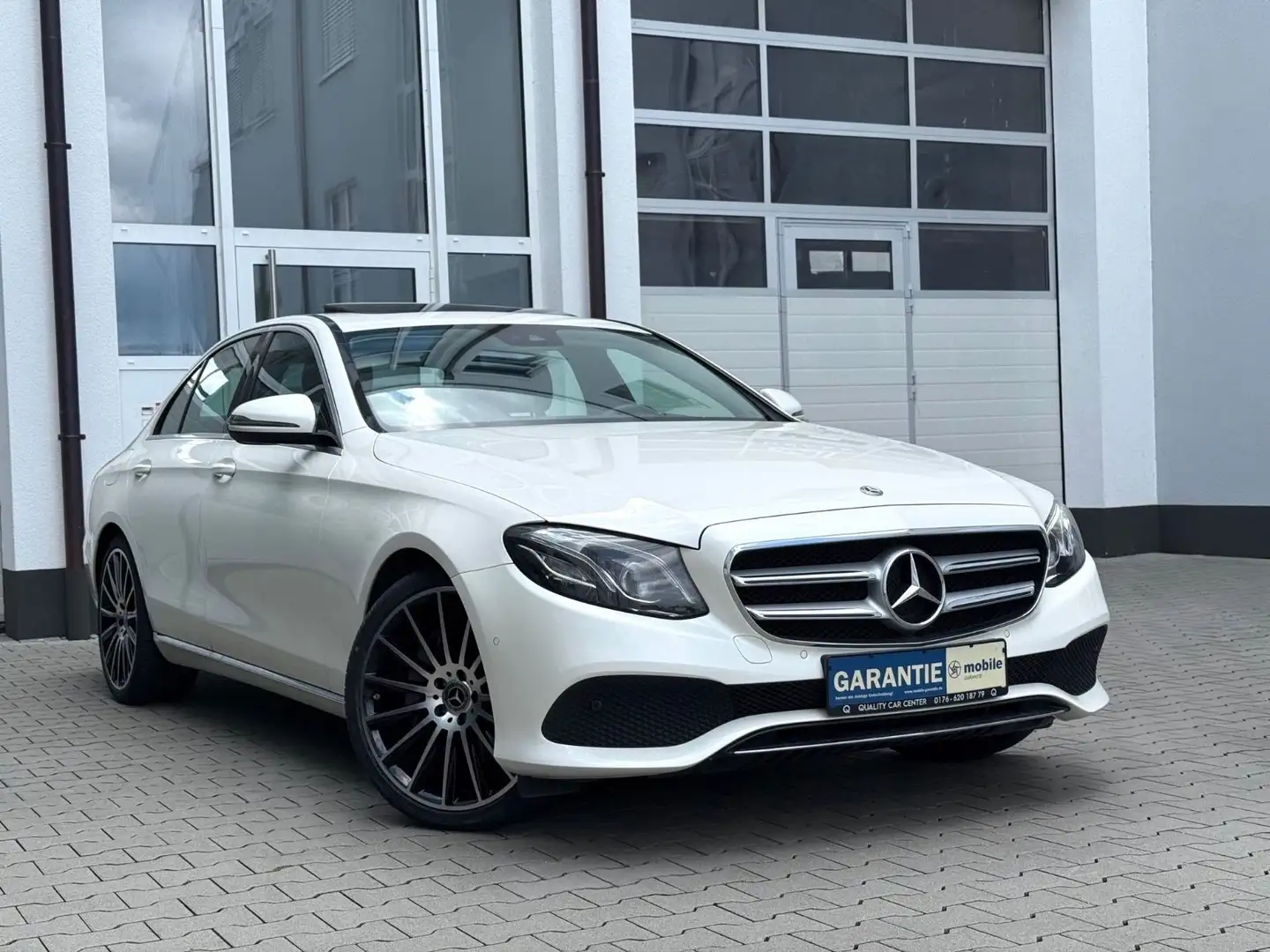Mercedes-Benz E 300 9G Avantgarde DESIGNO *MULTIBEAM*SHD*KAME* Blanc - 1