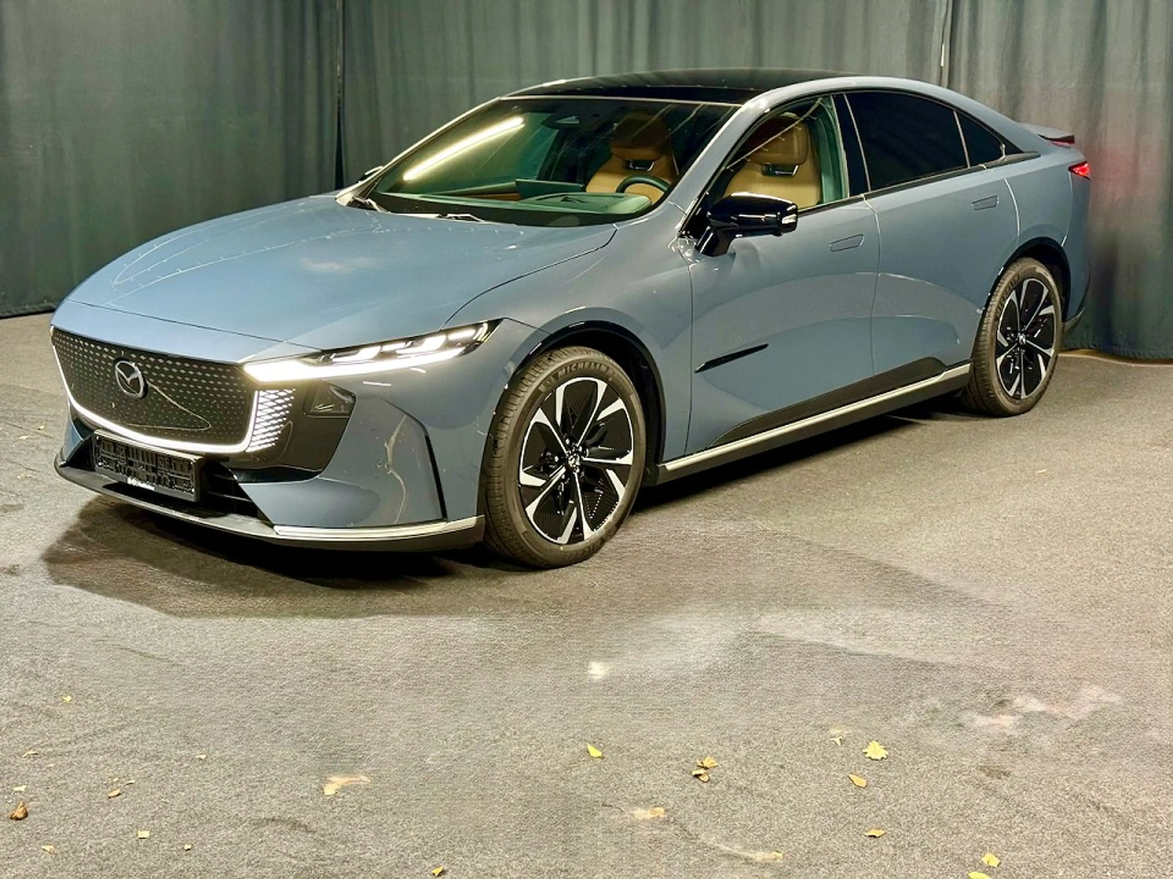 Mazda 6e 258PS TAKUMI*LEDER-S*PANO