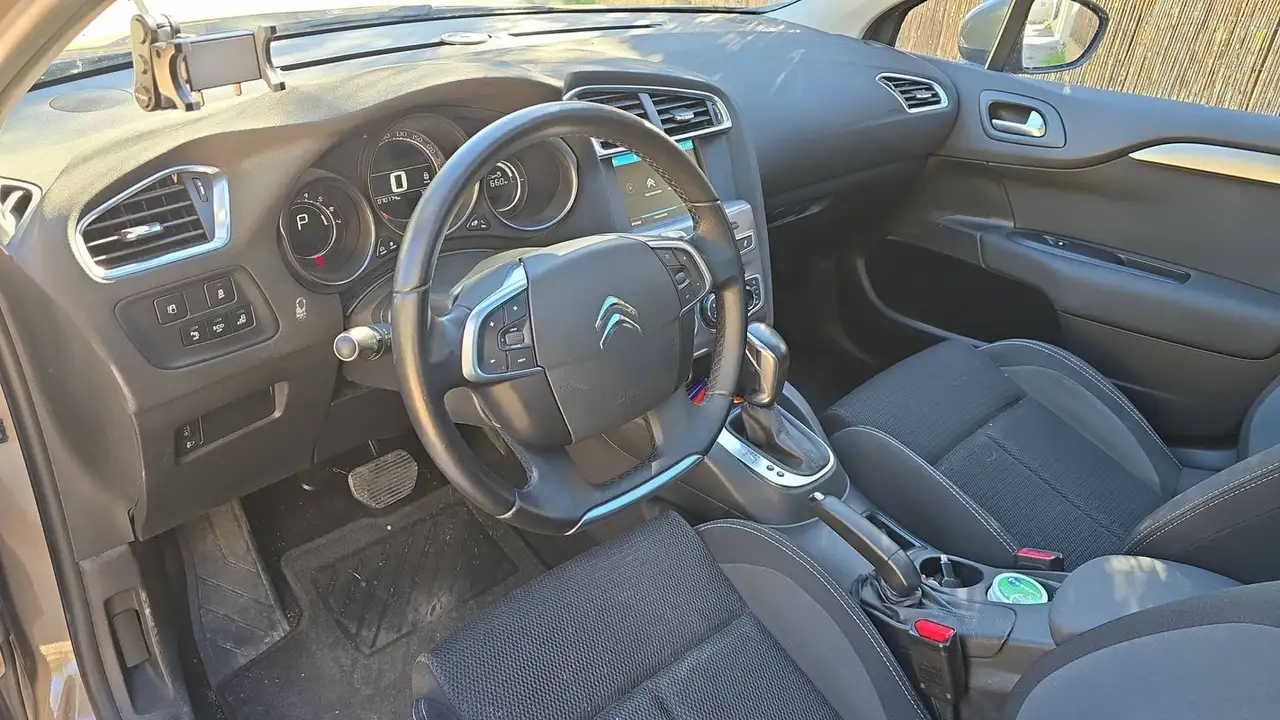 Citroen C4 Berline — photo 8