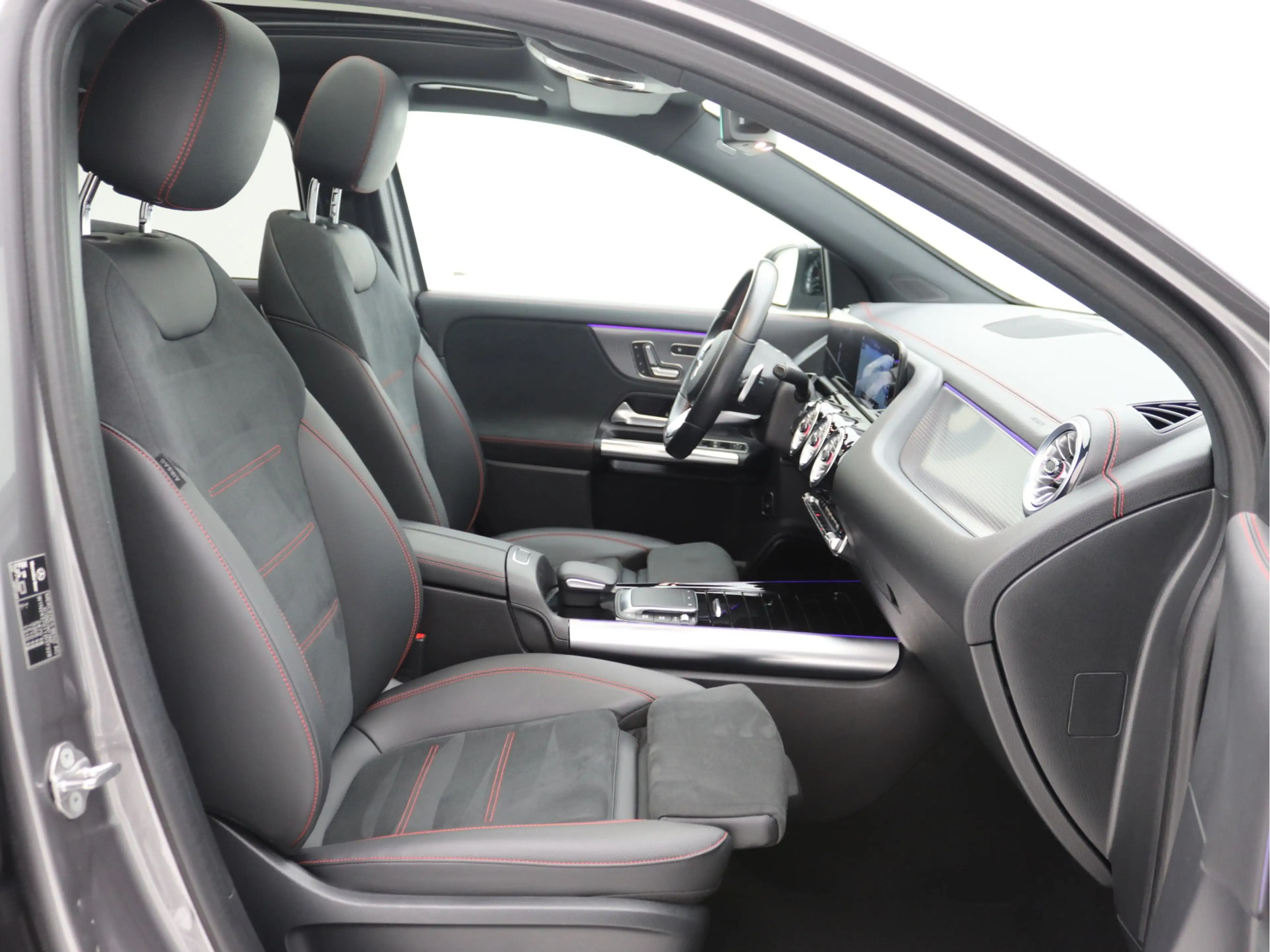 Mercedes-Benz EQA 250 AMG 67 kWh Pano, Memory, Distronic, Trekhaak — photo 10