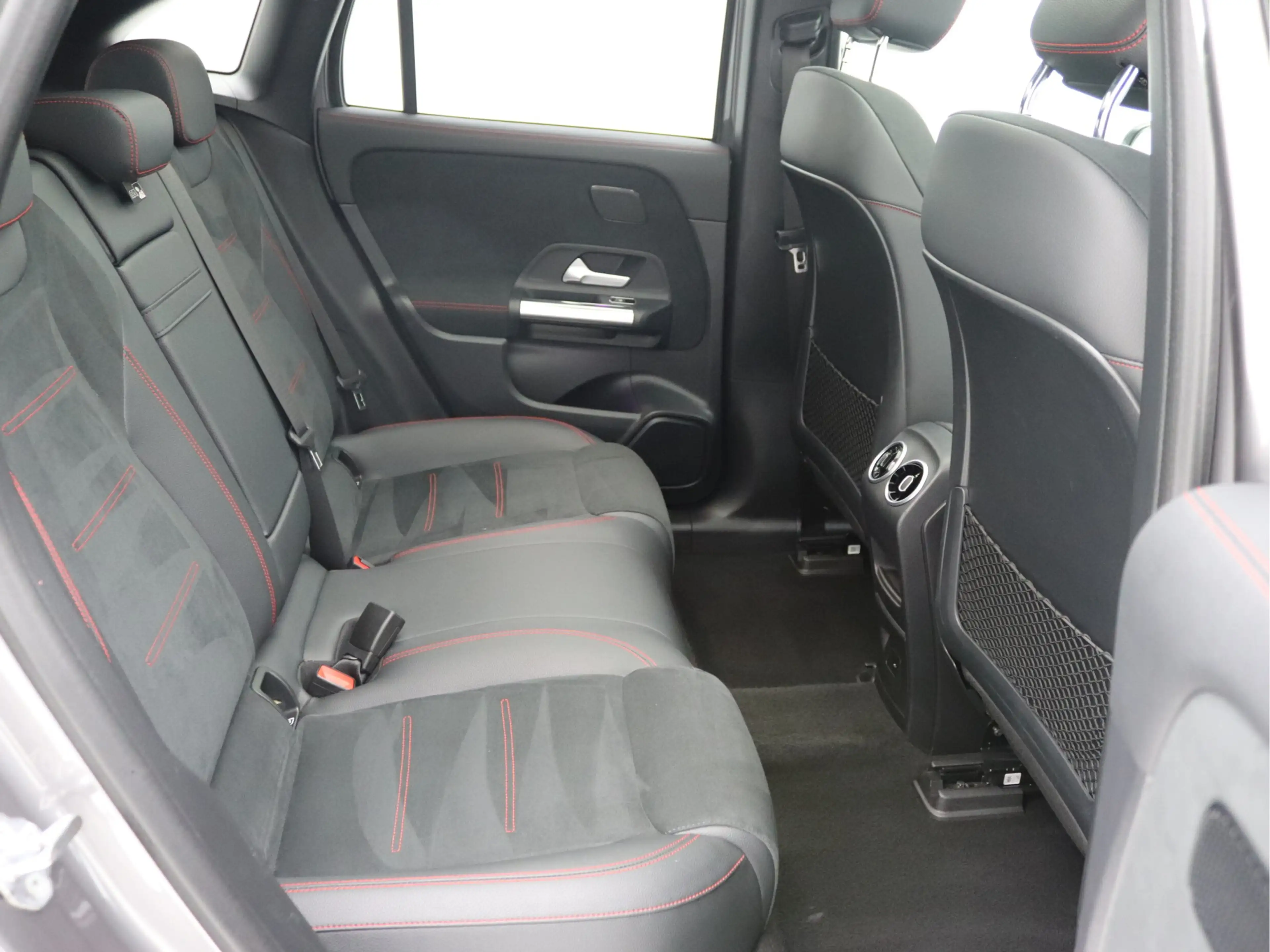 Mercedes-Benz EQA 250 AMG 67 kWh Pano, Memory, Distronic, Trekhaak — photo 12