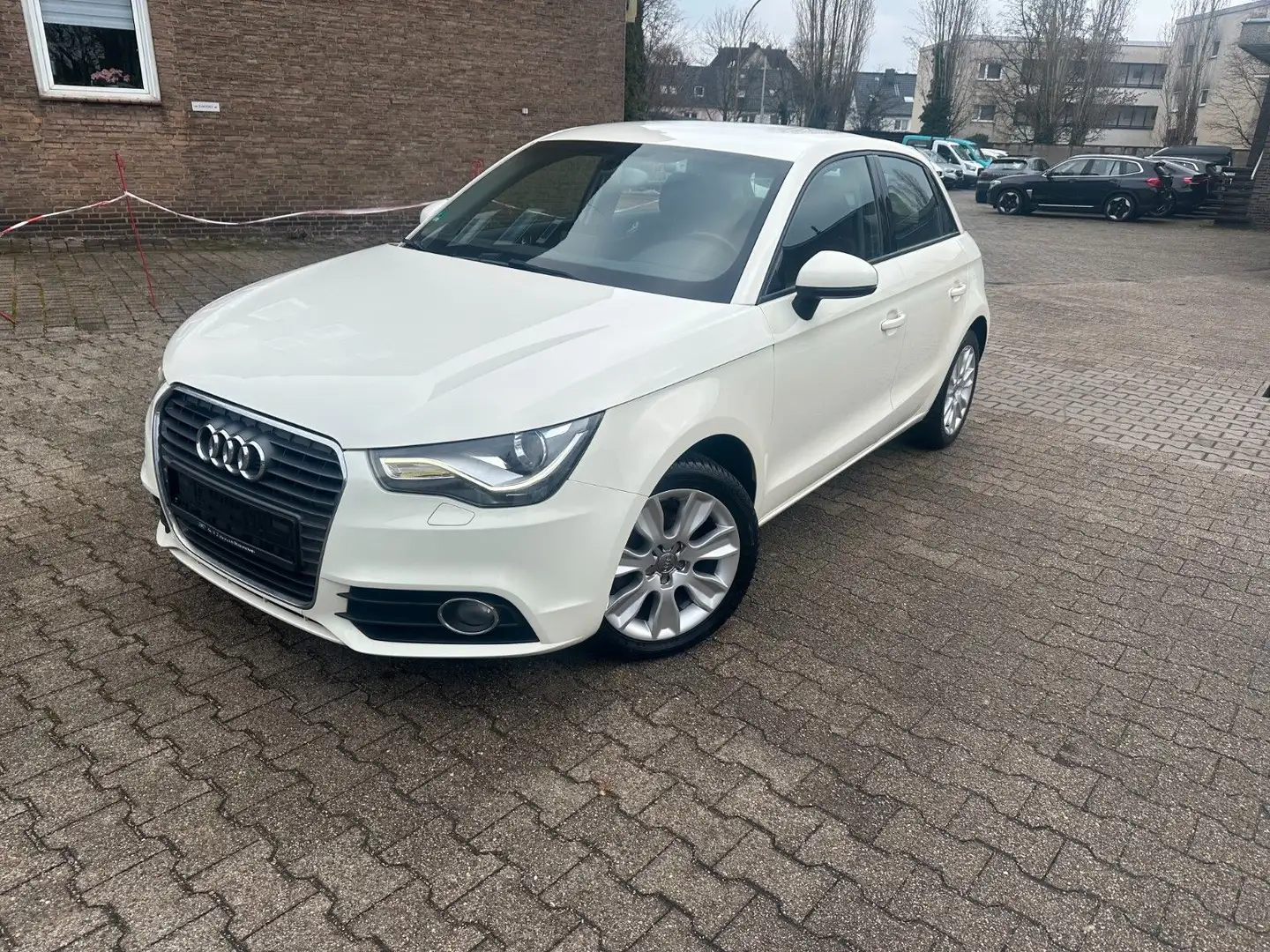 Audi A1 1.2 TFSI 63kw*Teilleder*Klimaaut.*Xenon*Navi Blanc - 1