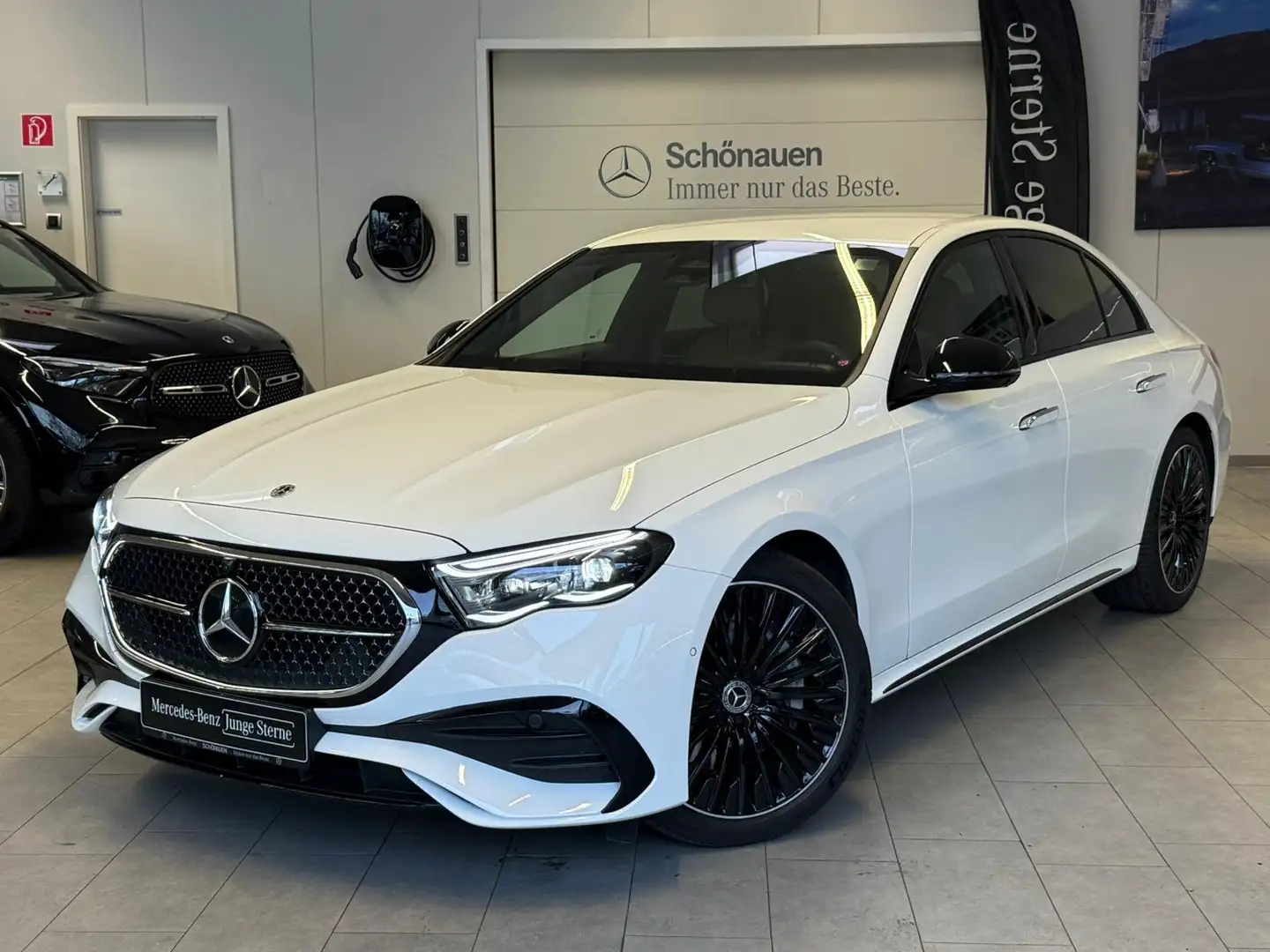 Mercedes-Benz E 220 d AMG+DISTR+HUD+BURM4D+SITZKLIMA+NIGHT+360 Weiß - 1