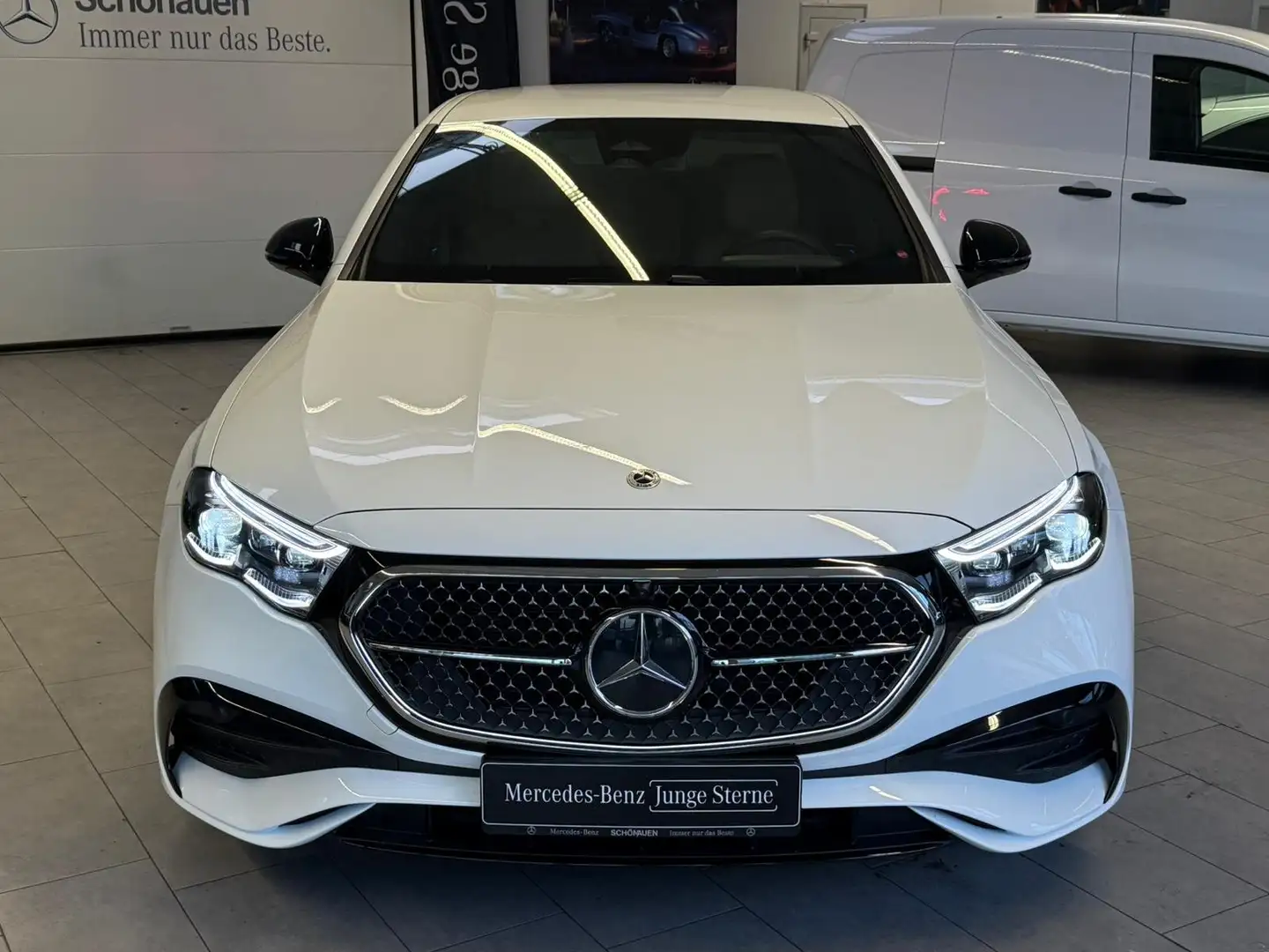 Mercedes-Benz E 220 d AMG+DISTR+HUD+BURM4D+SITZKLIMA+NIGHT+360 Weiß - 2