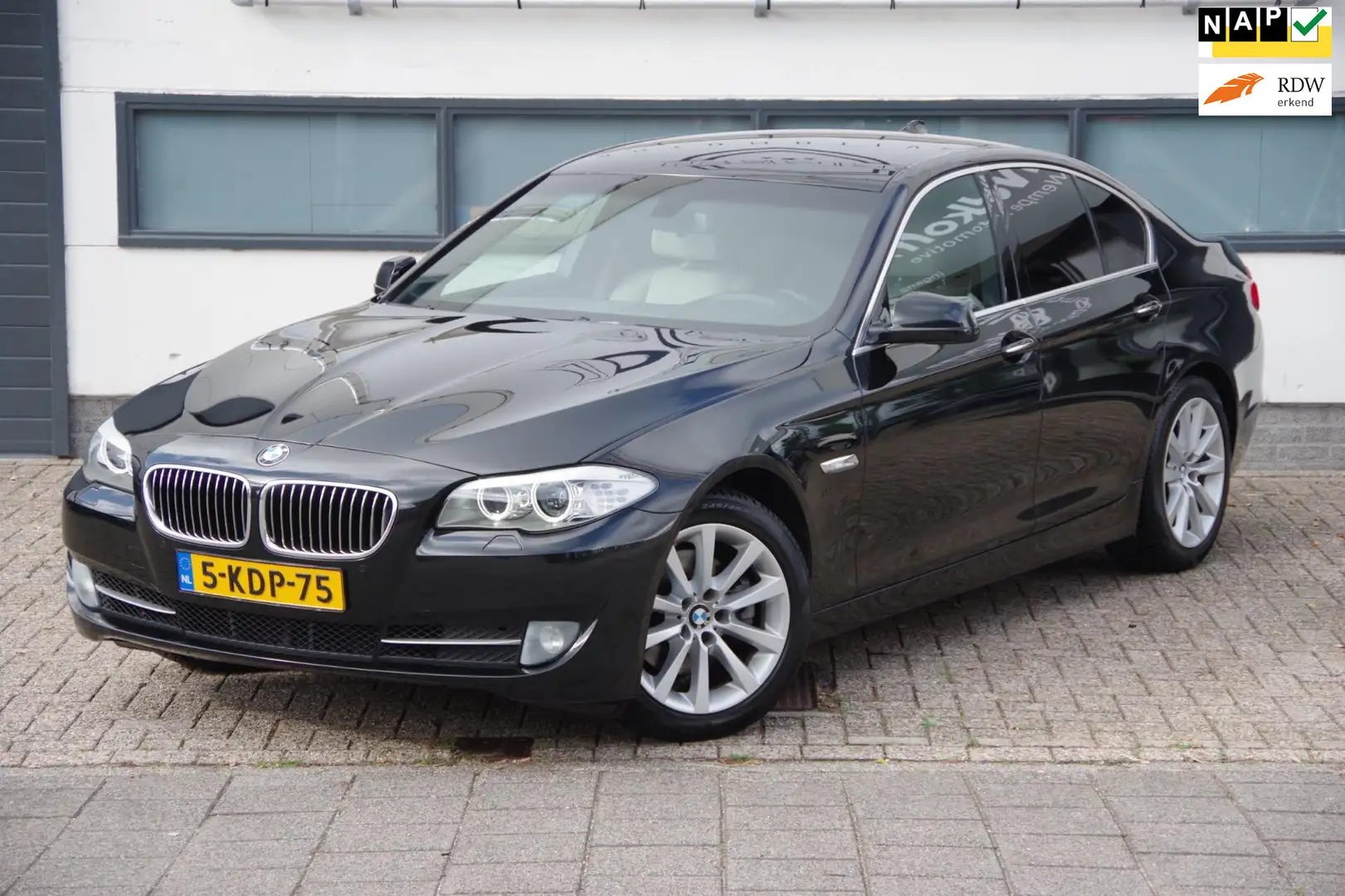 BMW 520 5-serie 520i Upgrade Edition Noir - 1