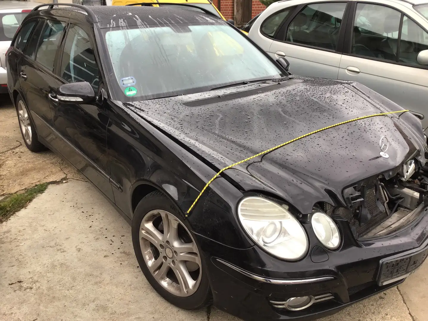 Mercedes-Benz E 220 E 220 T CDI (211.208) Schwarz - 1