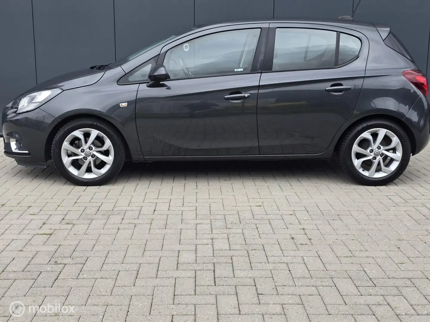 Opel Corsa 1.4, 5Drs, Dealer-onderhouden. Grijs - 2