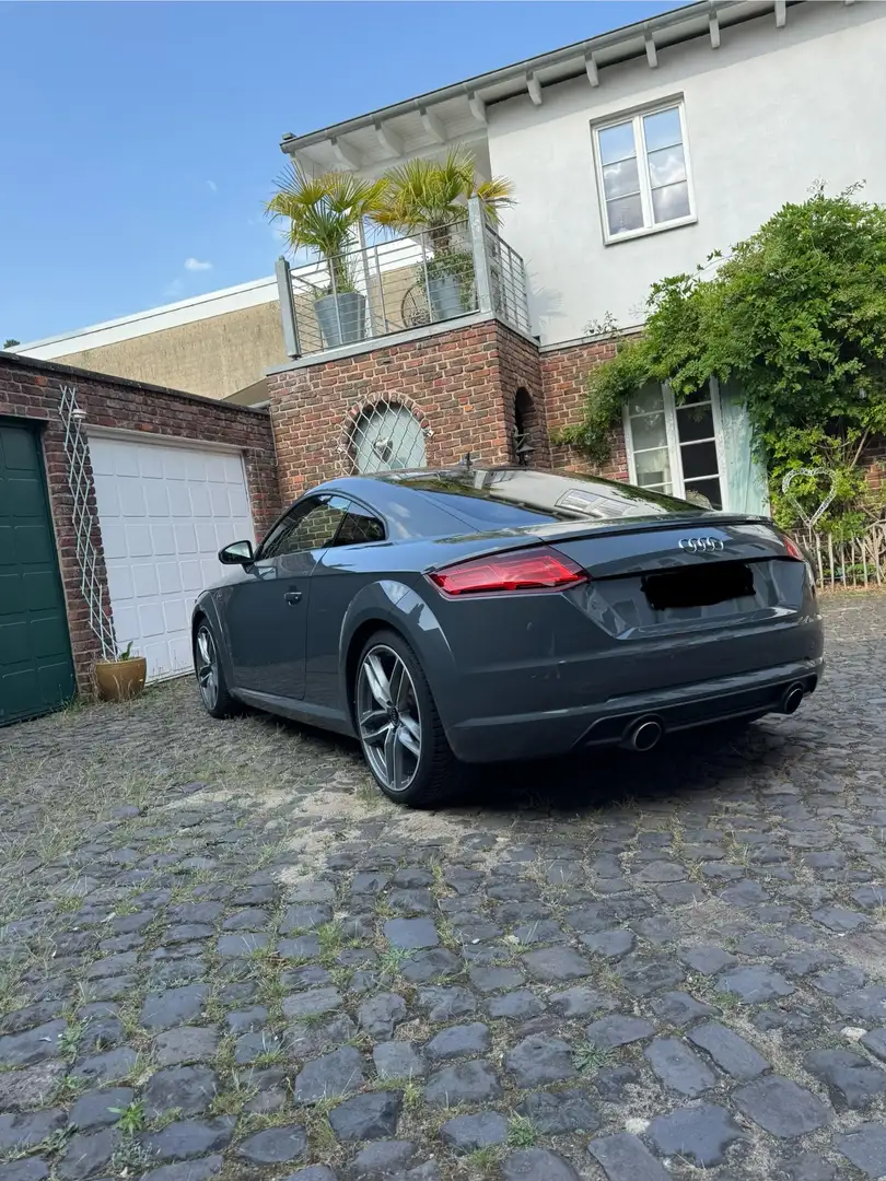 Audi TT 2.0 TFSI Grau - 2