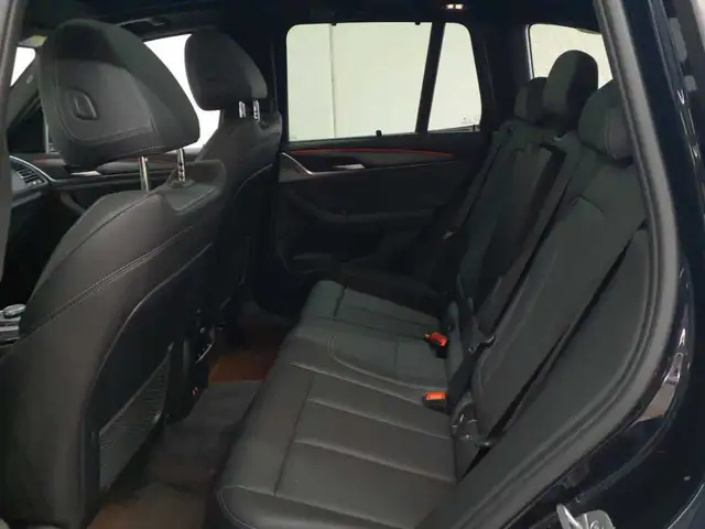 BMW X3 view 13