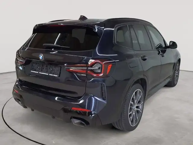 BMW X3 view 4