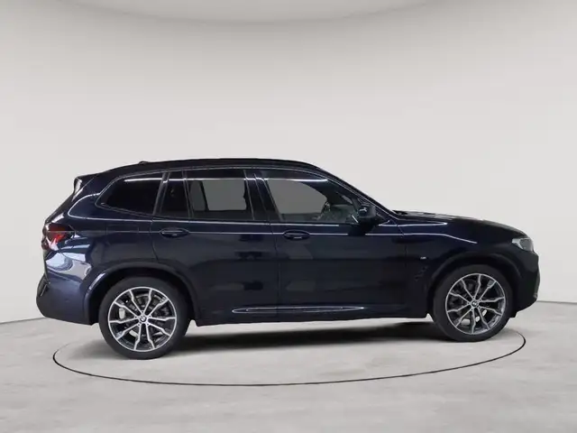 BMW X3 view 3