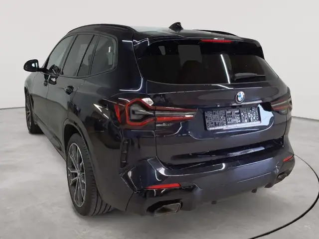 BMW X3 view 5