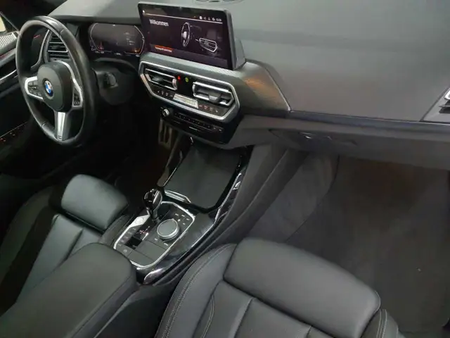 BMW X3 view 9