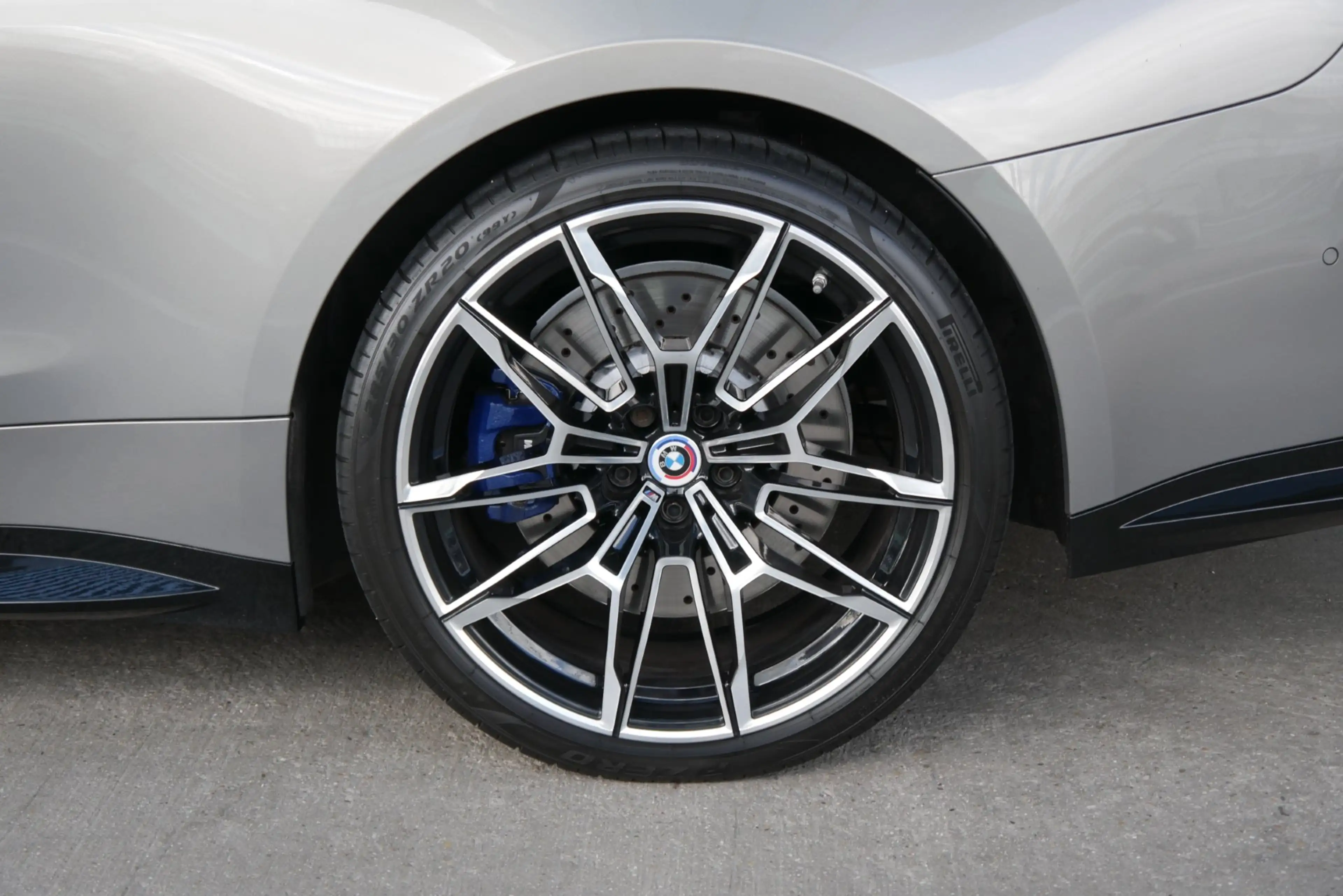 BMW M4 Competition M xDrive *Laserlicht/Memorysitz/Innovationspaket/360°/Nackenwärmer/Head-Up/H&K Sound* — photo 6