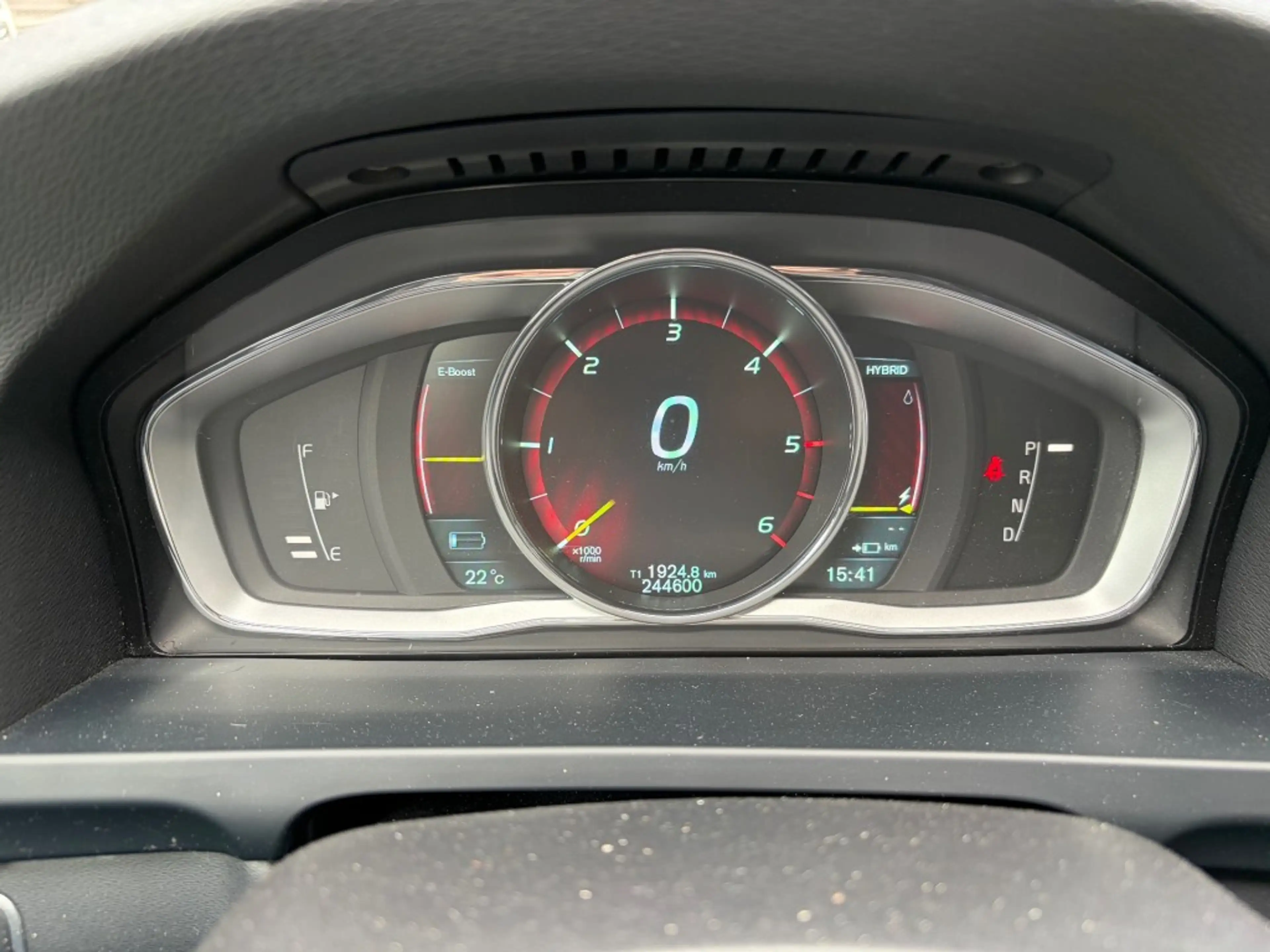Volvo V60 2.4 D6 AWD PL.I SUM. — photo 7