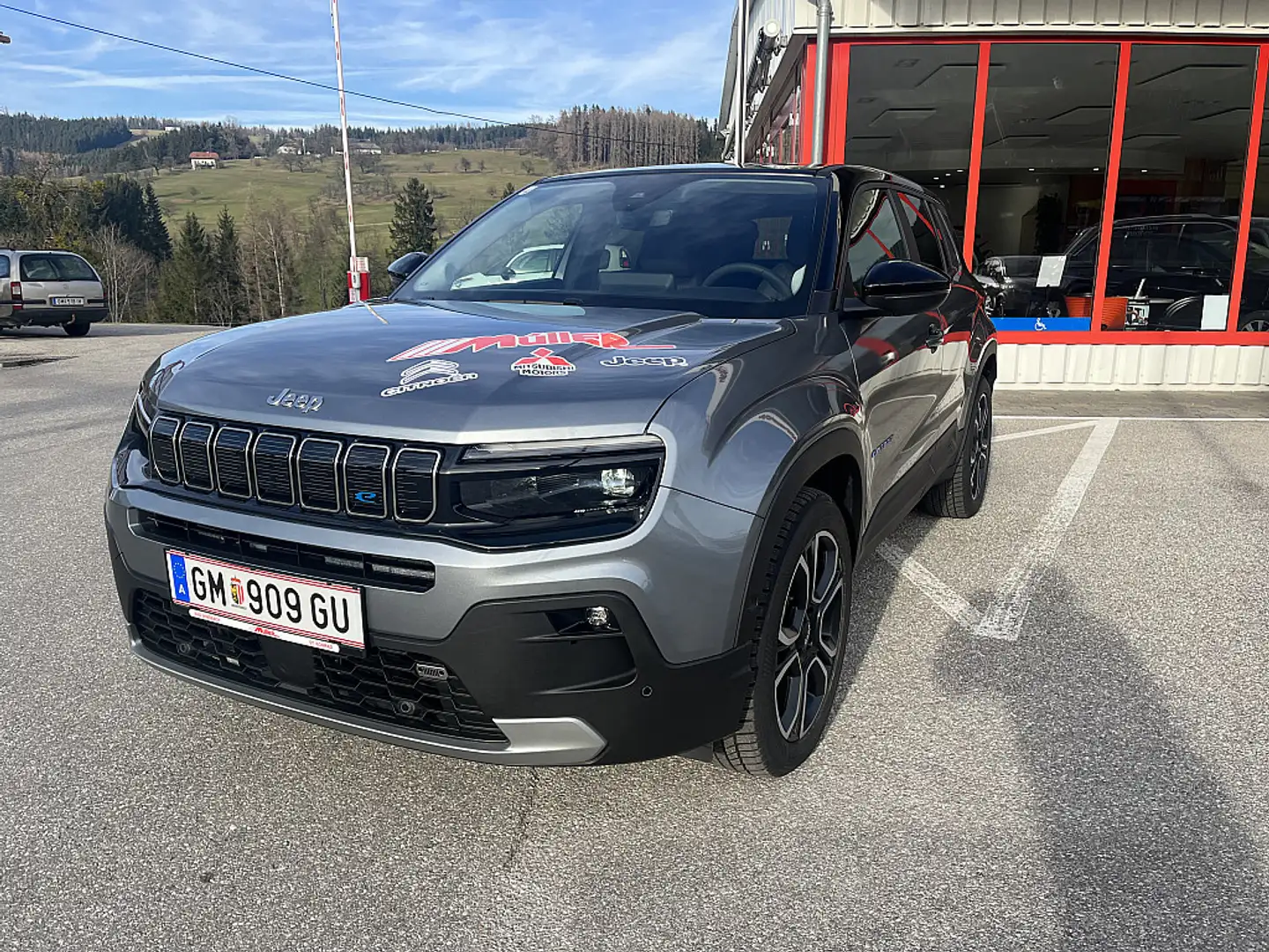 Jeep Avenger BEV 54kWh Summit Gris - 1