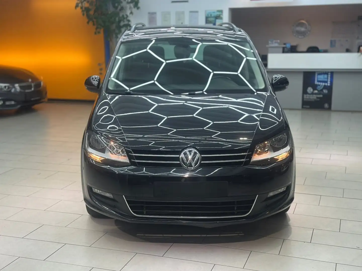 Volkswagen Sharan 2.0 TDI Comfortline Automatik Navi Tempo PDC Sport Czarny - 2