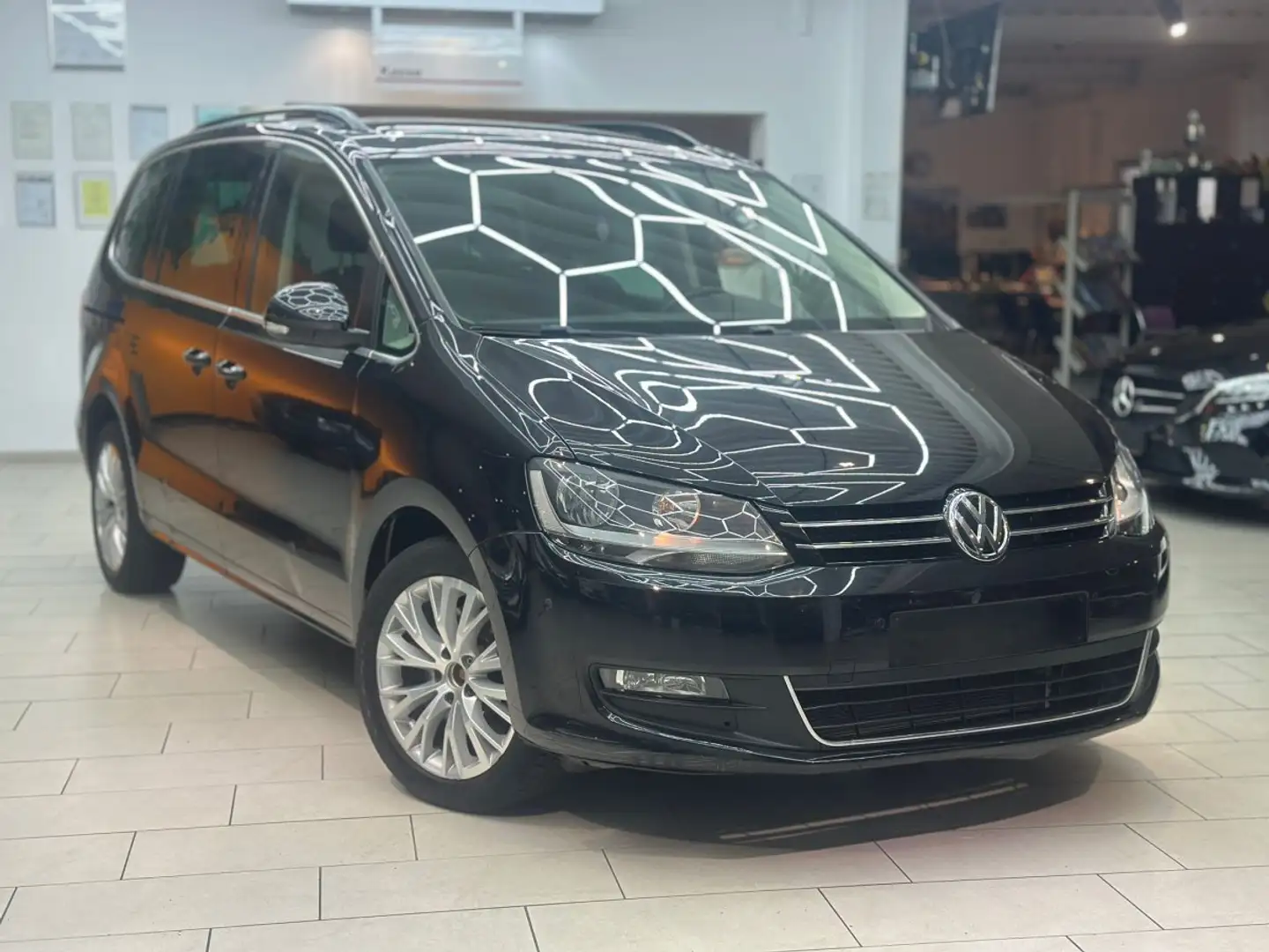 Volkswagen Sharan 2.0 TDI Comfortline Automatik Navi Tempo PDC Sport Czarny - 1