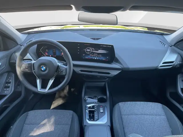 BMW 1 Series view 9