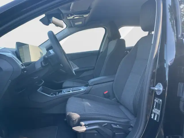 BMW 1 Series view 14
