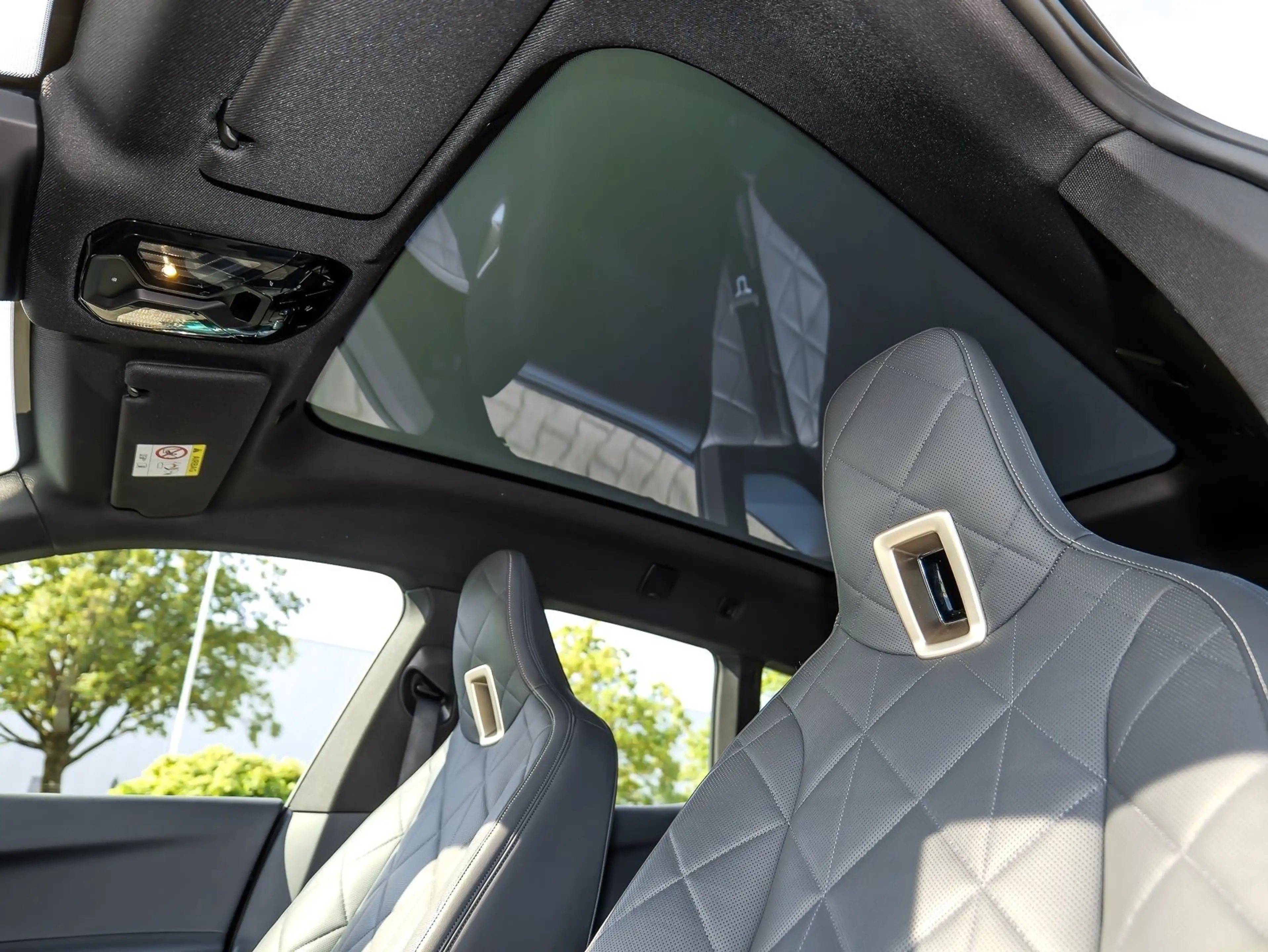 BMW iX xDrive40 M Sport HUD+Skylounge+Laser+ACC+H/K+AHK+M — photo 13