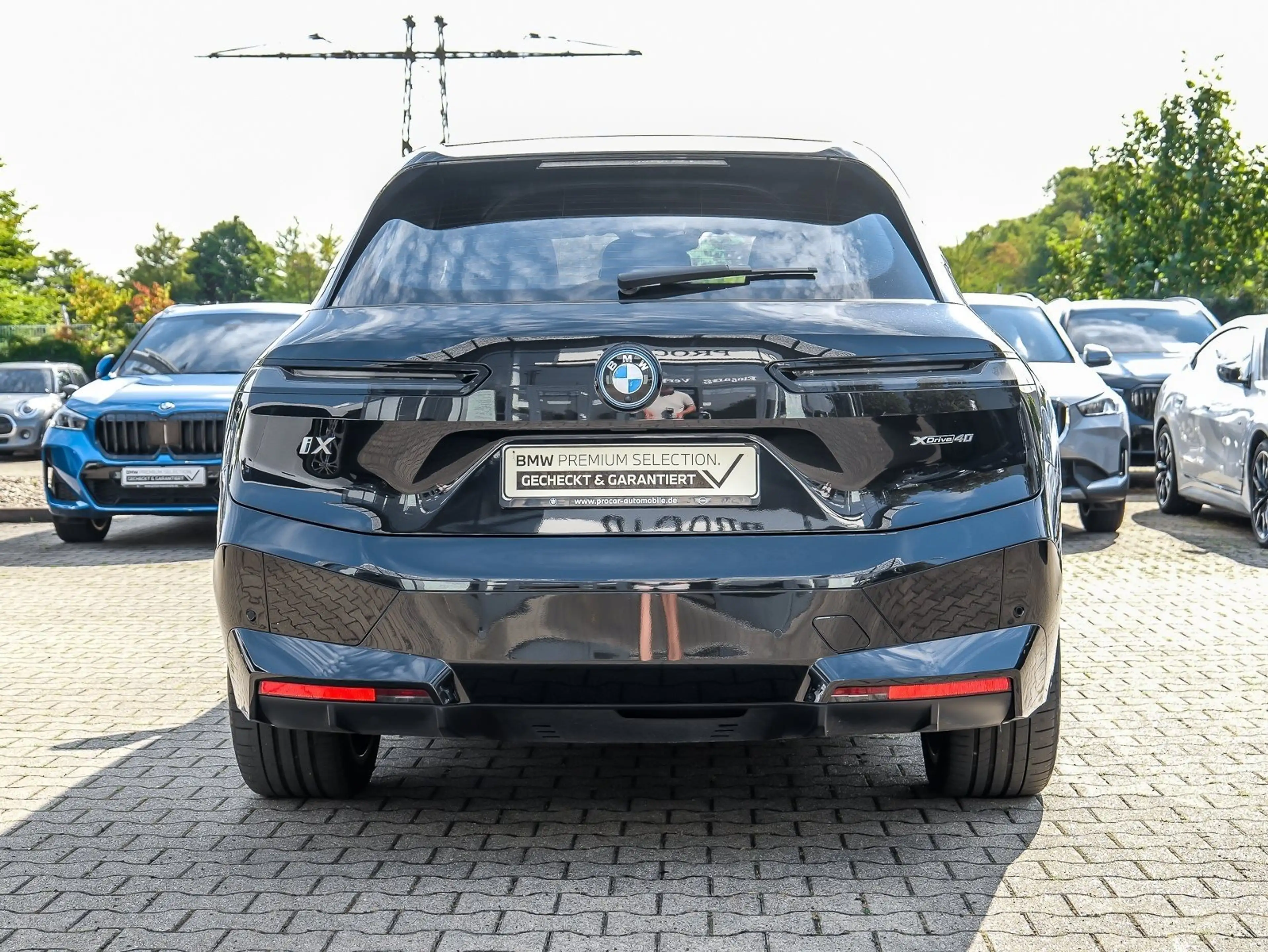 BMW iX xDrive40 M Sport HUD+Skylounge+Laser+ACC+H/K+AHK+M — photo 12