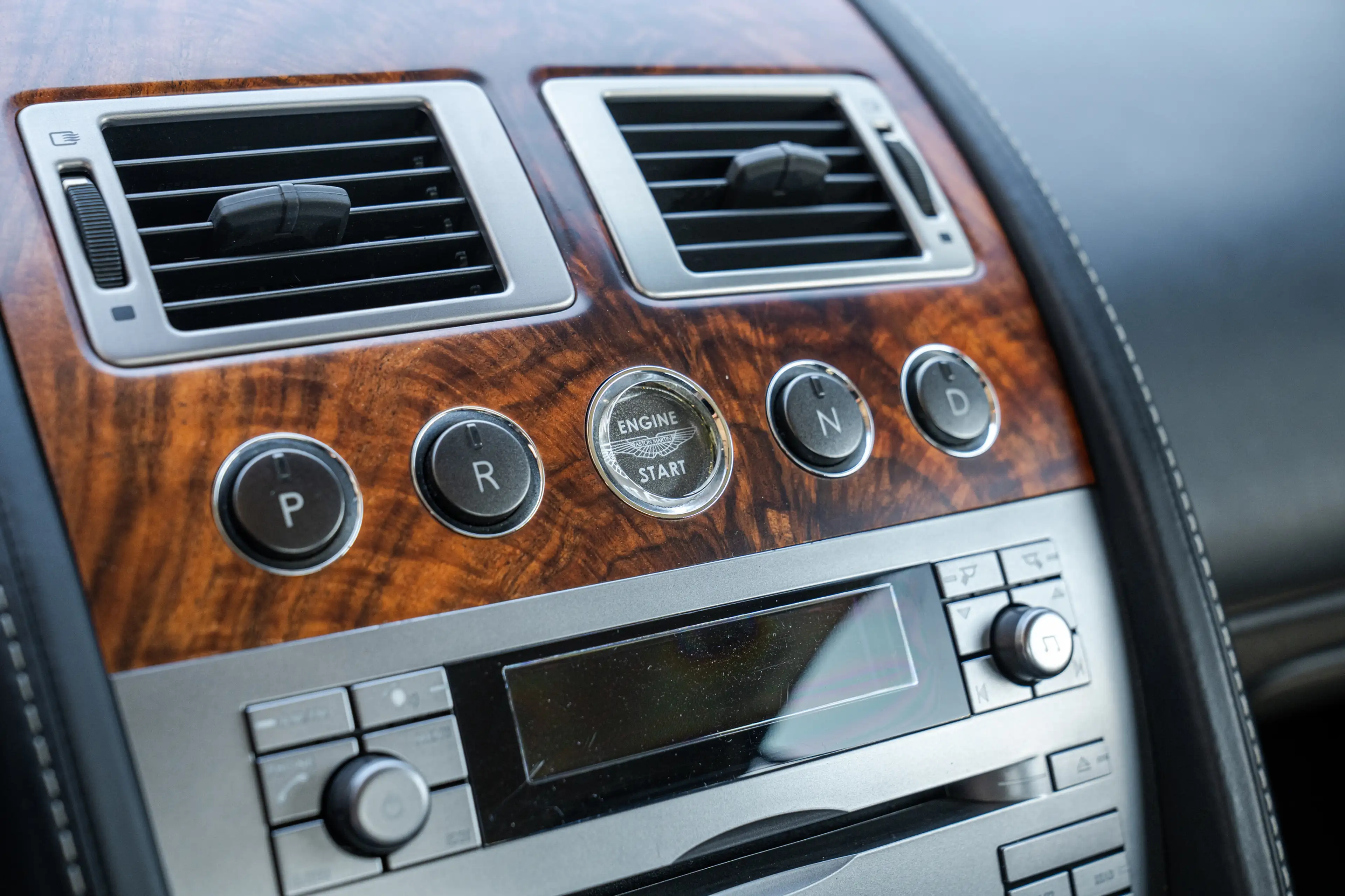 Aston Martin DB9 Volante 5.9i V12 BELGIAN CAR/FULL HISTORY — photo 11