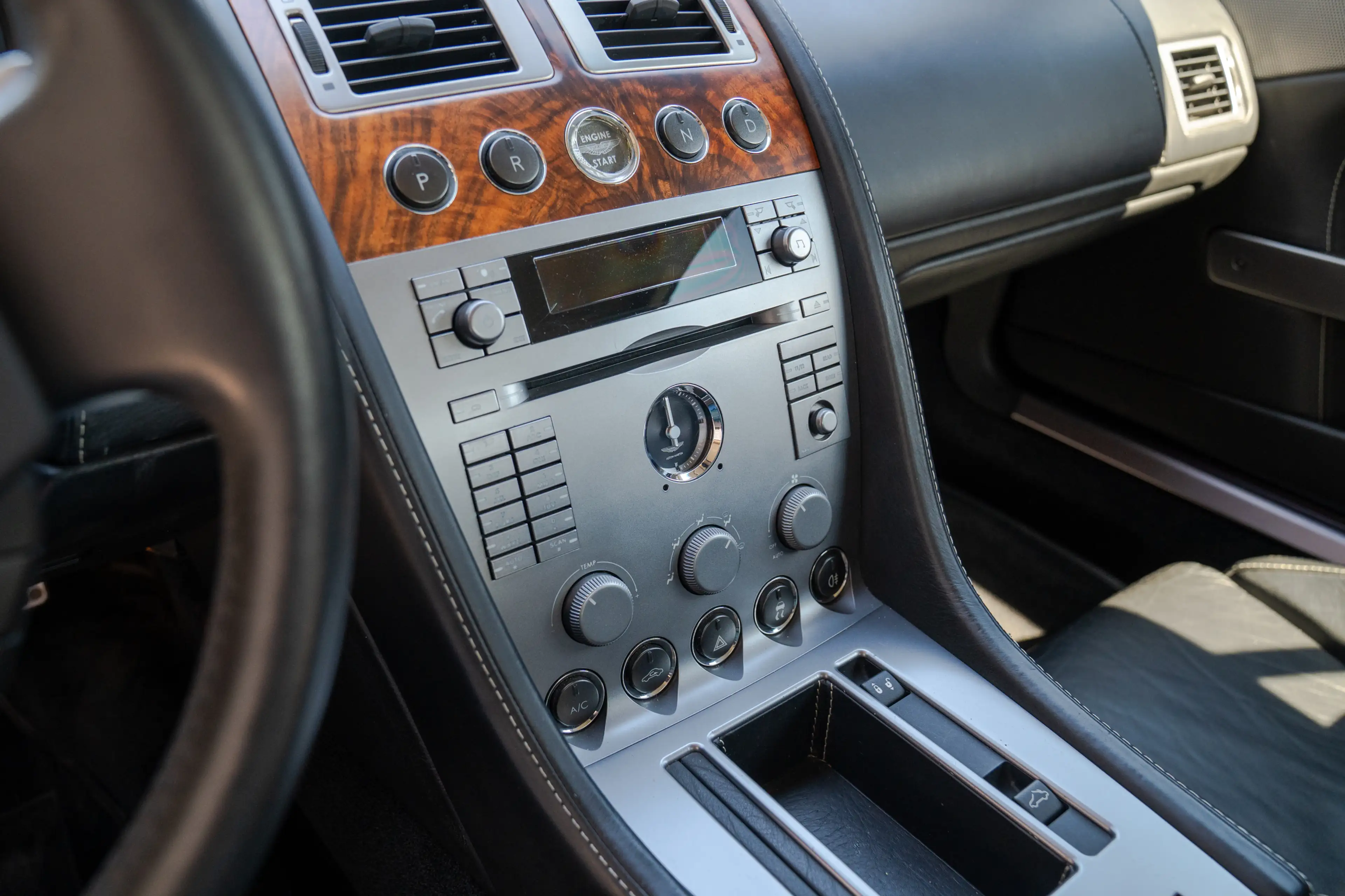 Aston Martin DB9 Volante 5.9i V12 BELGIAN CAR/FULL HISTORY — photo 10