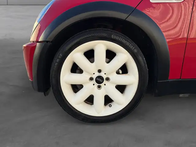 Mini Convertible view 15