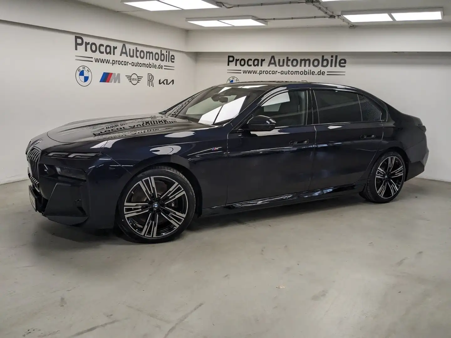 BMW i7 xDrive60 B&W Sky Lounge Massage DA Prof PA Prof Noir - 2