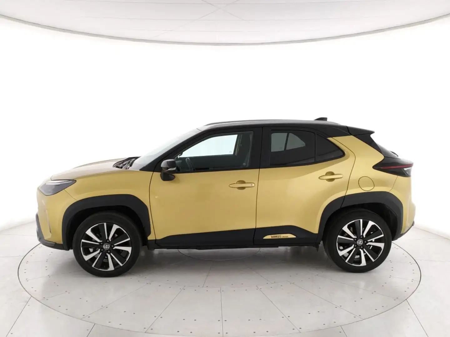 Toyota Yaris Cross 1.5h Premiere awd-i 116cv e-cvt Giallo - 2