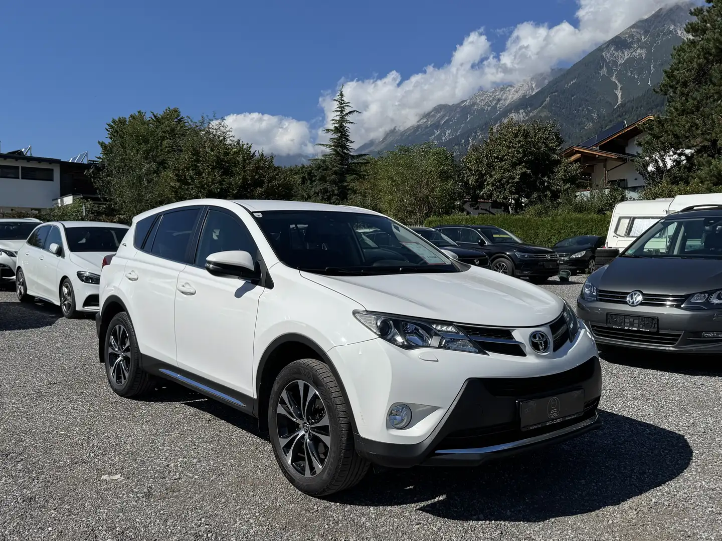 Toyota RAV4 Basis Allradantrieb Weiß - 1
