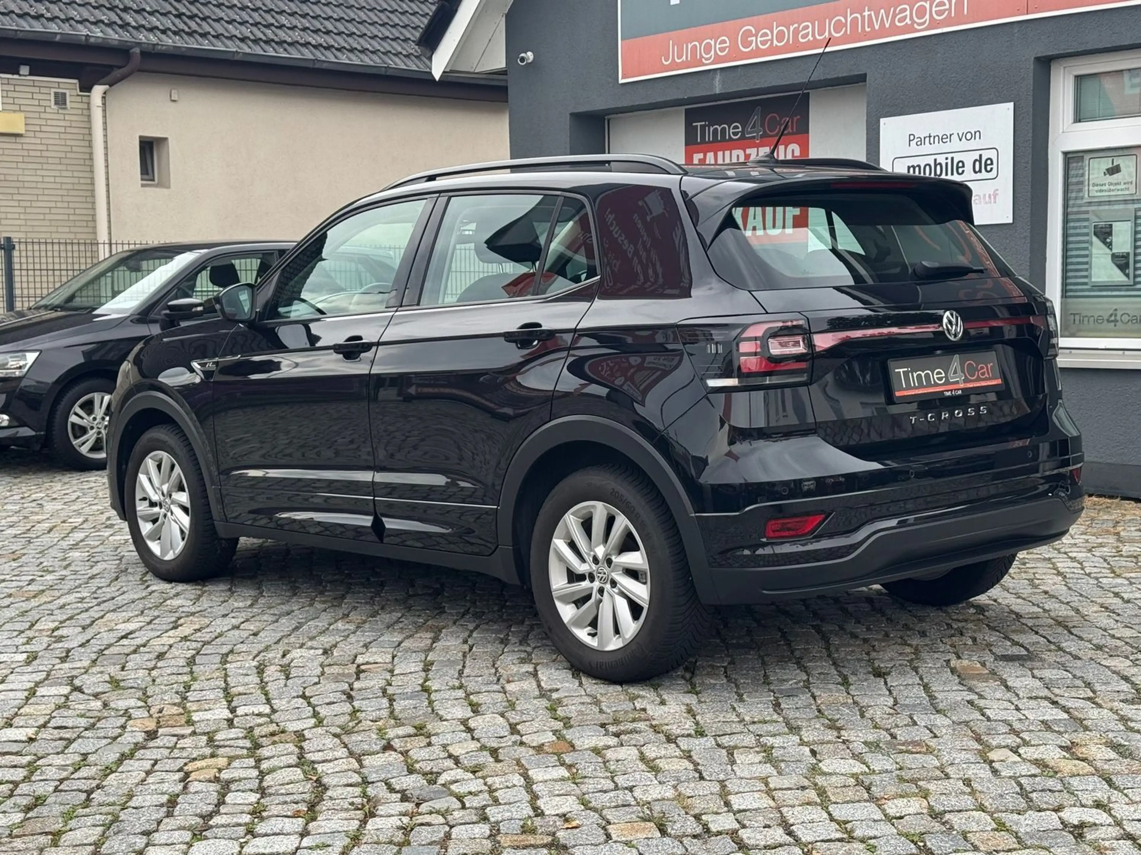 Volkswagen T-Cross Life R-Line CarPlay Navi Tempo Autom. — photo 9