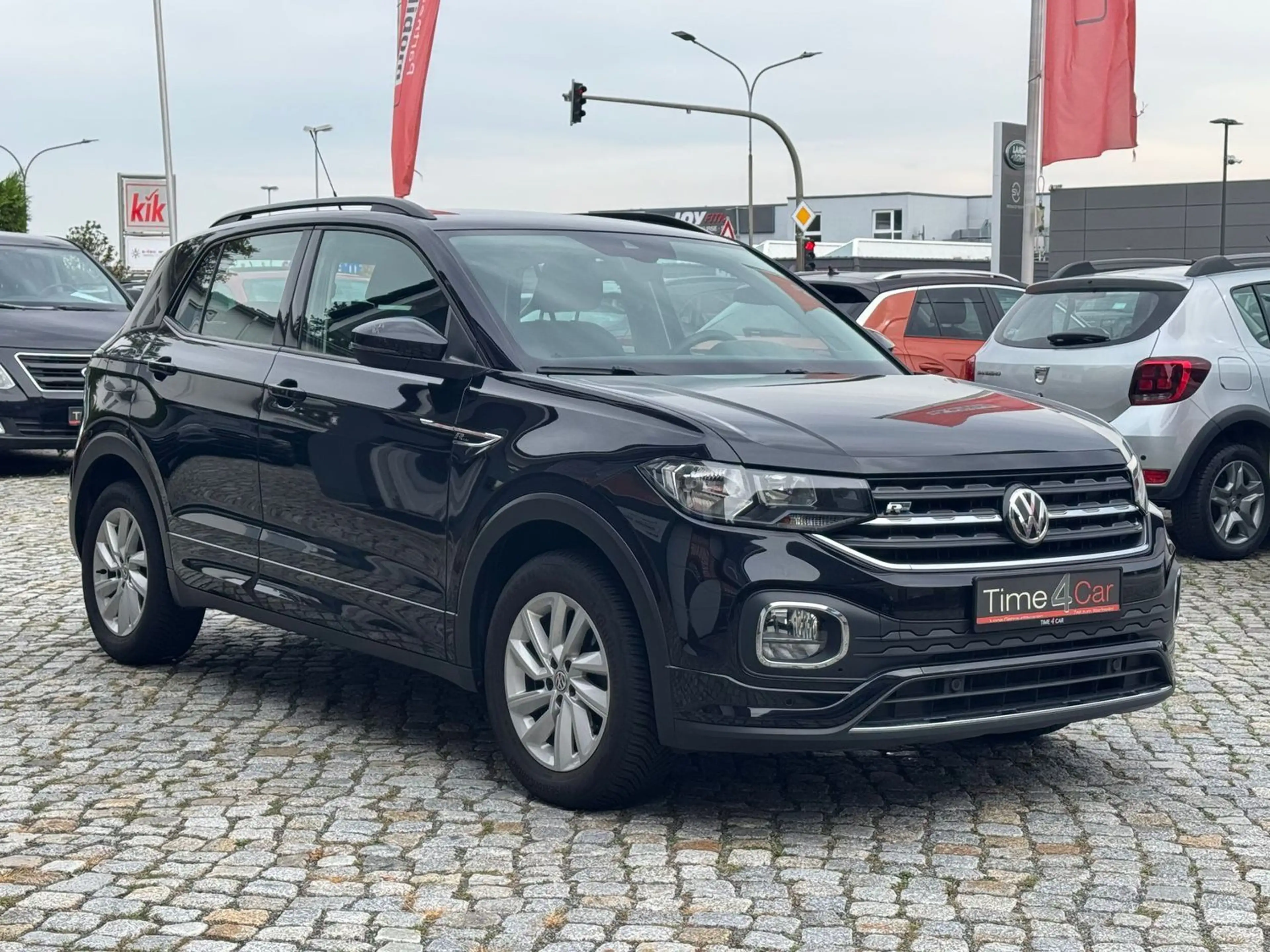 Volkswagen T-Cross Life R-Line CarPlay Navi Tempo Autom. — photo 14