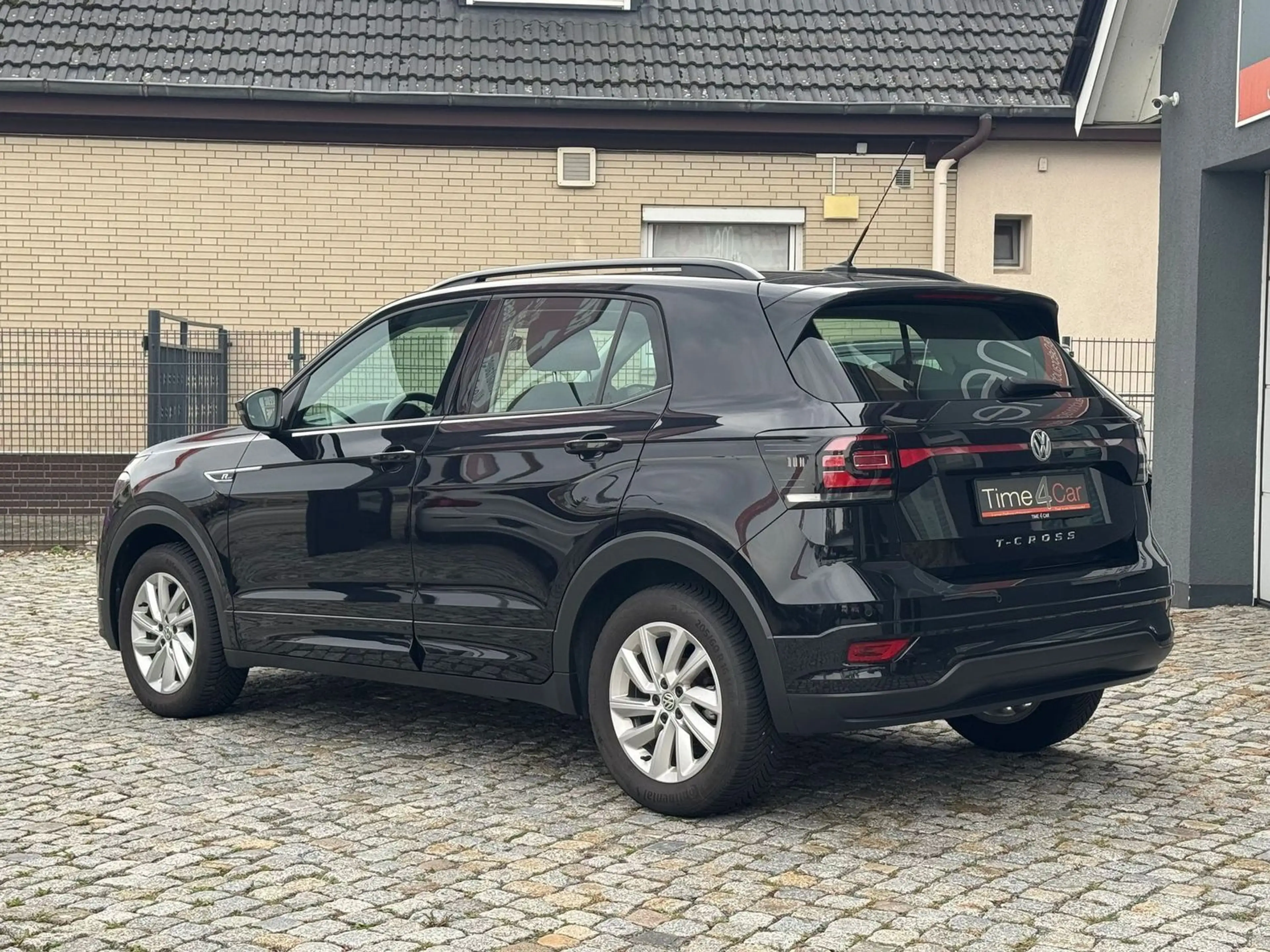 Volkswagen T-Cross Life R-Line CarPlay Navi Tempo Autom. — photo 6