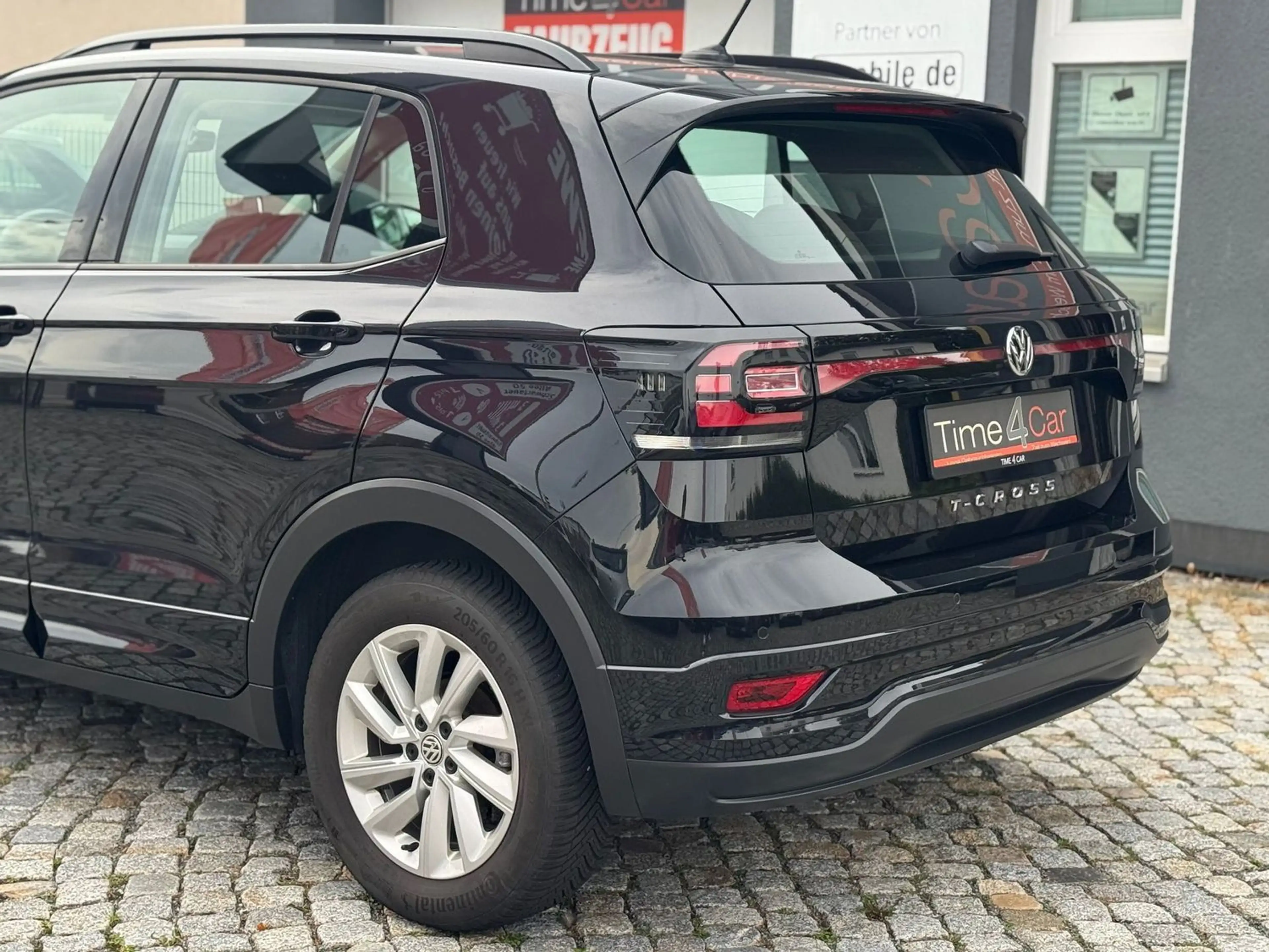 Volkswagen T-Cross Life R-Line CarPlay Navi Tempo Autom. — photo 8