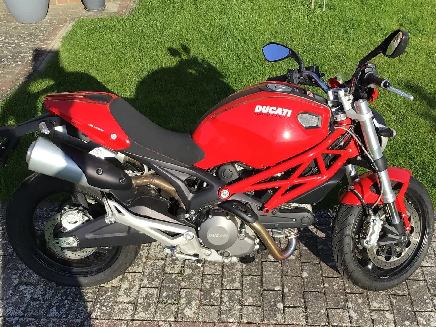 Ducati Monster 696 Rot - 2