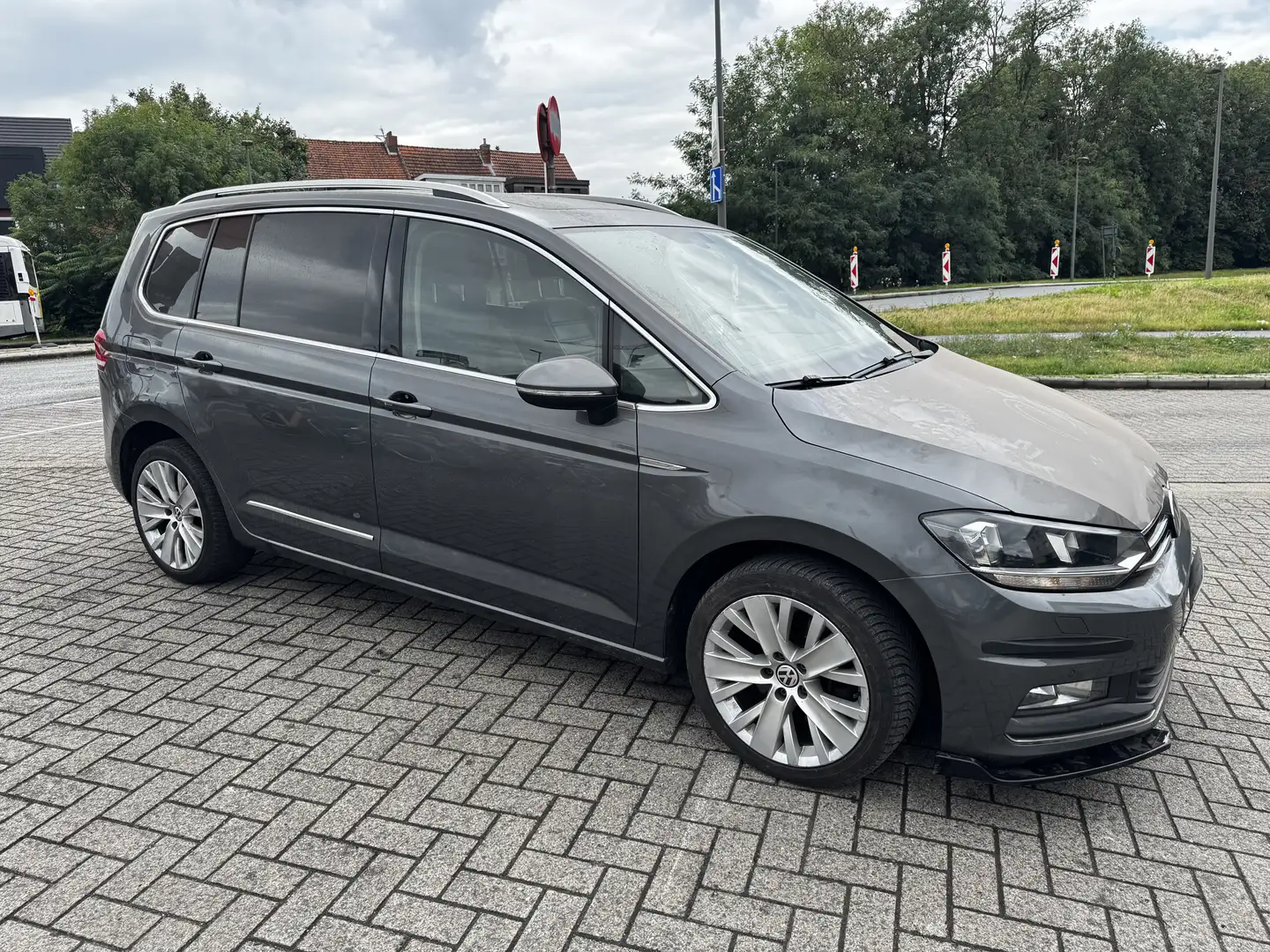 Volkswagen Touran 1.2 TSI (BlueMotion Technology) Comfortline Grey - 1