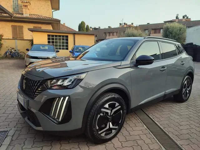 Peugeot 2008 1.2 puretech Allure 130 cv at Formula Guida Sicuro