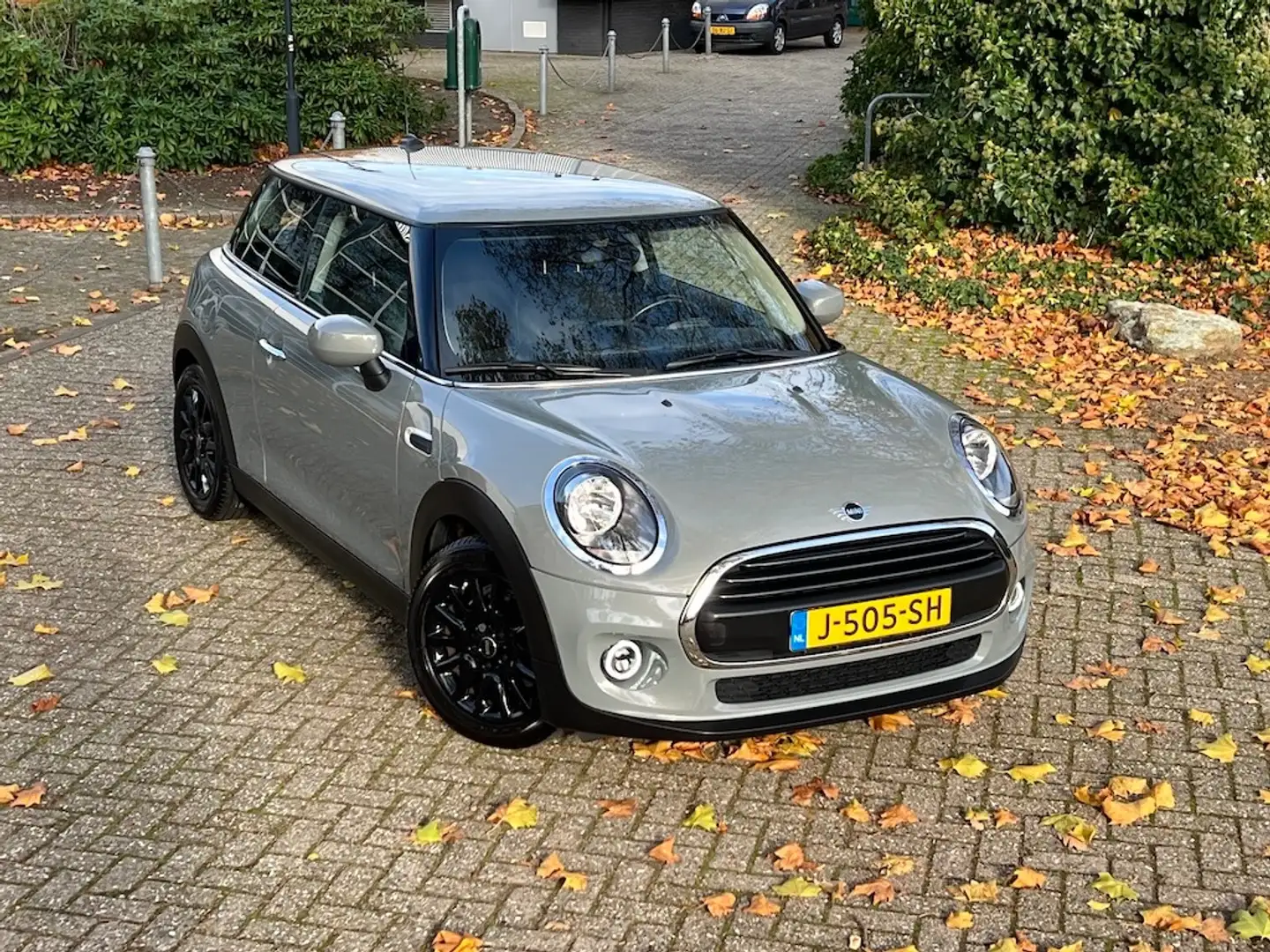 MINI Cooper 1.5 Apple CarPlay Dab tuner Alarm Digitaal Display Grijs - 1