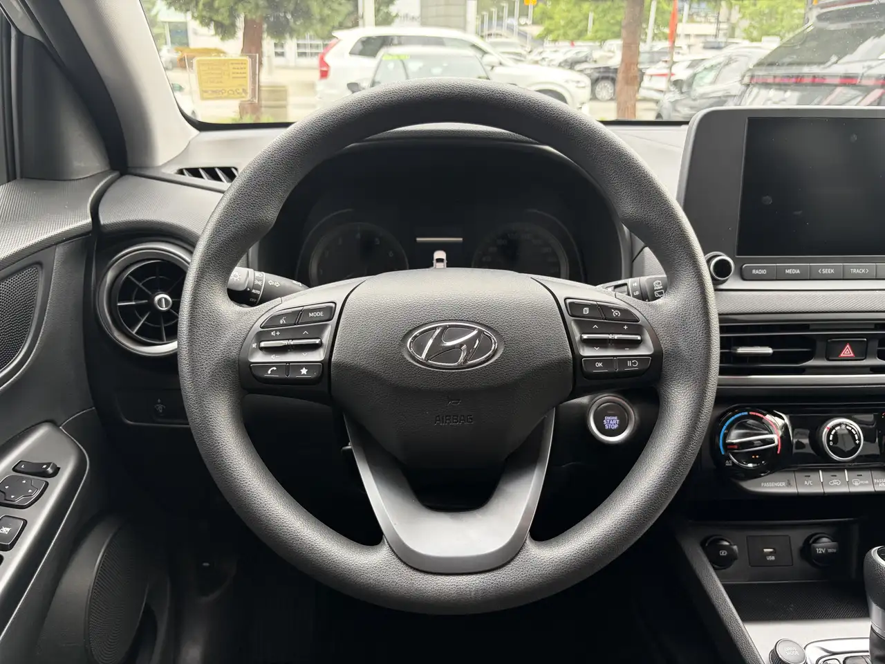 Hyundai KONA снимка Hyundai KONA