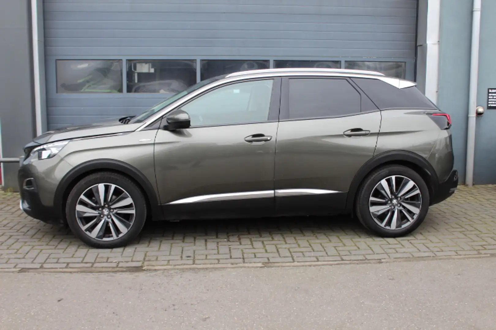 Peugeot 3008 1.5 BlueHDi 131 PK GT-Line Pano-Schuifdak Adaptive Grijs - 2