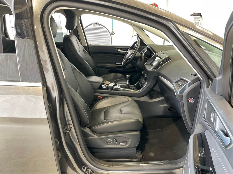 Ford S-Max 2.0 EcoBlue Titanium AHK SpoSi Key LED PDC — photo 9