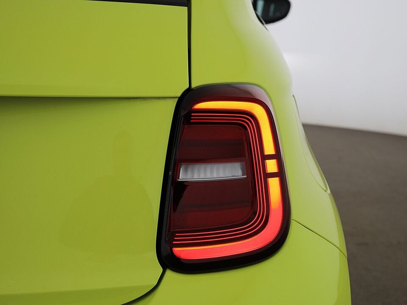 Abarth 500e Cabrio Turismo Aut LED LEDER NAVI TEMP R-CAM — photo 9