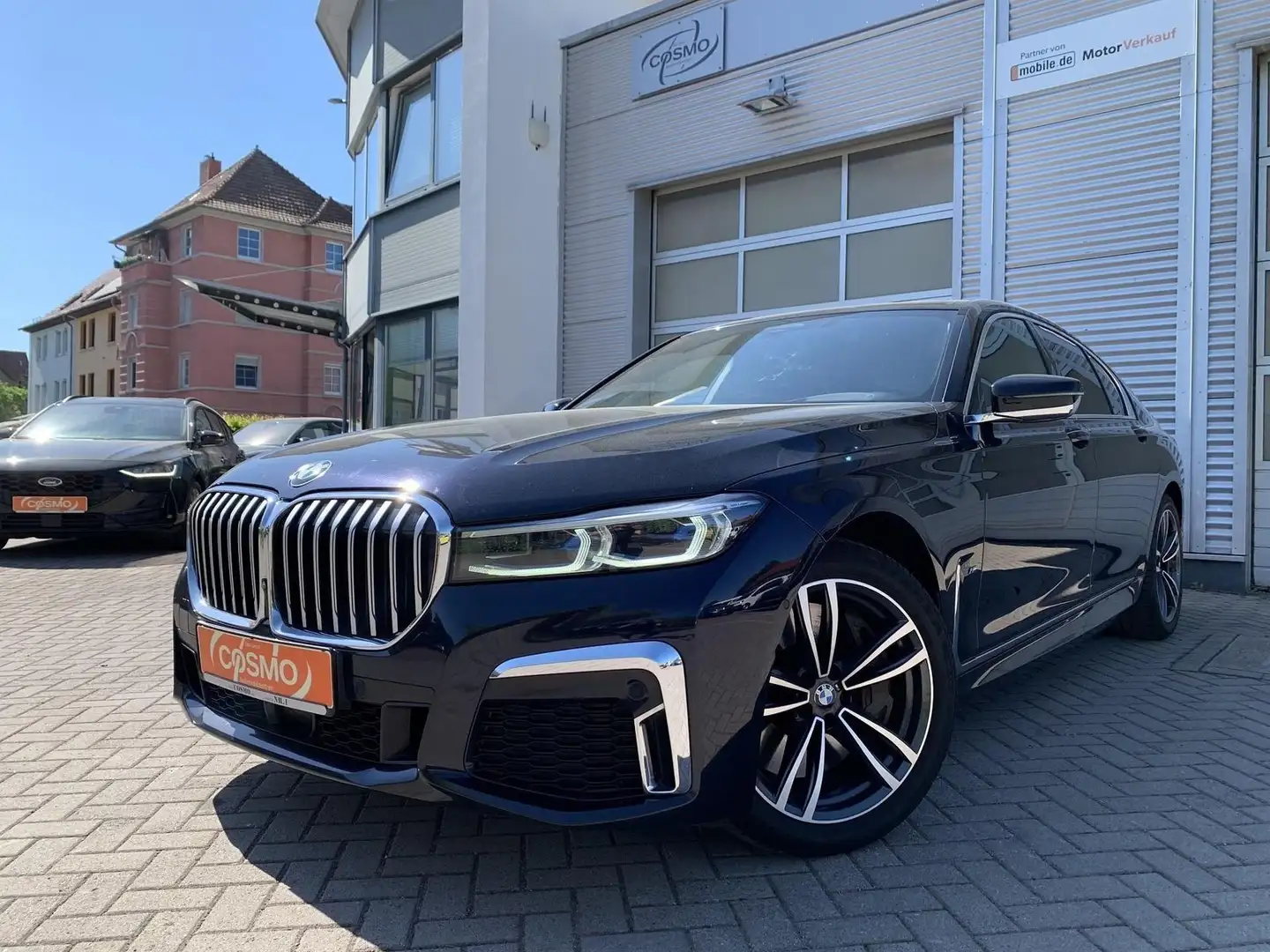 BMW 750 i xDrive M-Sport Pano+Sitzbelüft+Laser+HUD crna - 1