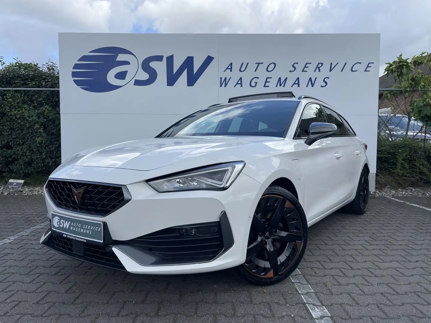 CUPRA Leon Sportstourer 1.4 e-Hybrid VZ Performance | Pano | Wit - 2
