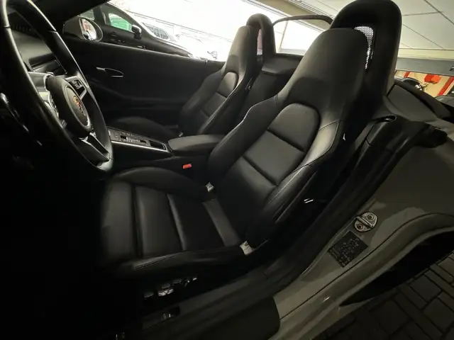 Porsche 718 view 5