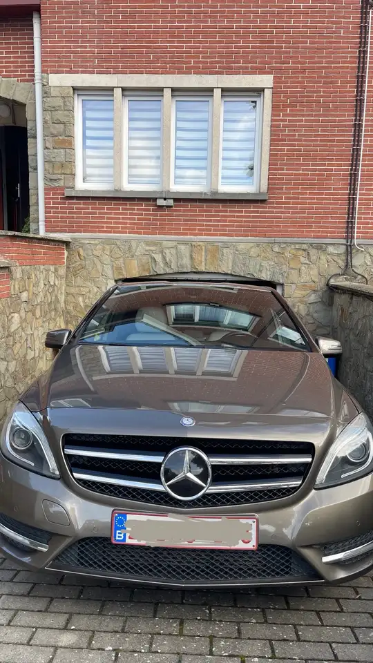 Mercedes-Benz B 200
