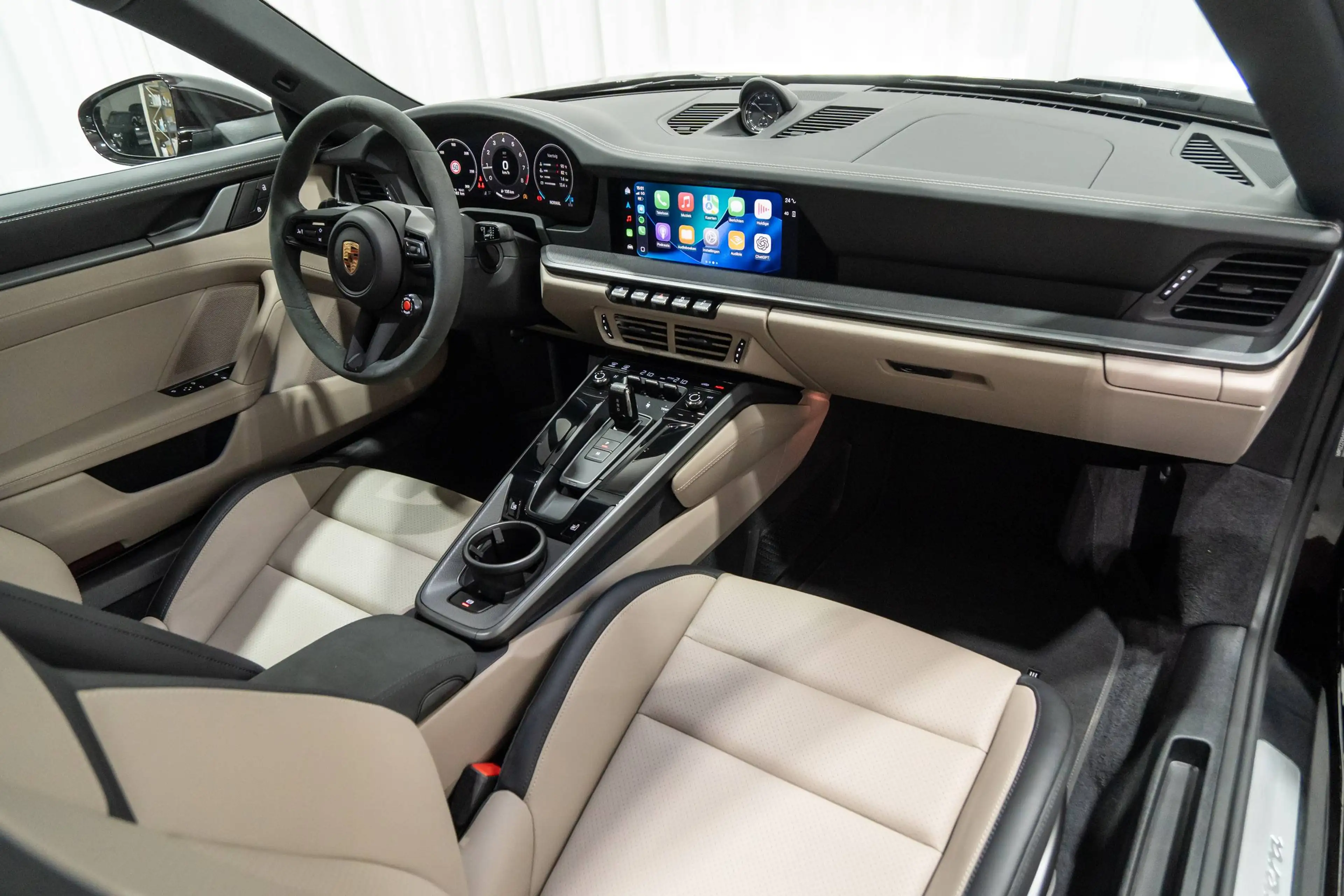 Porsche 911 992.2 Carrera 2 Coupé PTS Superior Red / Chalk Beige — photo 14