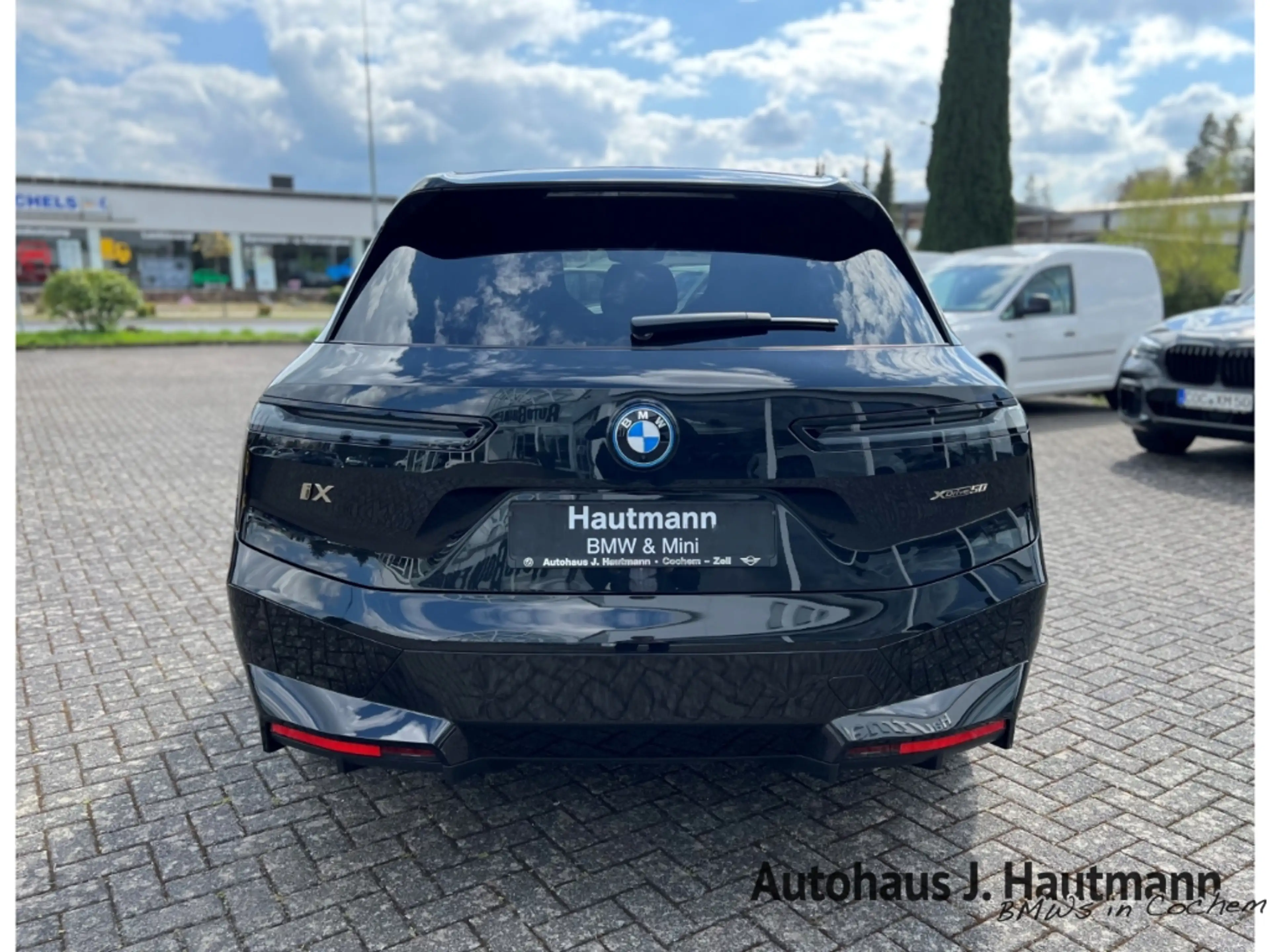 BMW iX xDrive 50 +NP:136.580€+AHK+LASER+PANO+B&W+ — photo 7